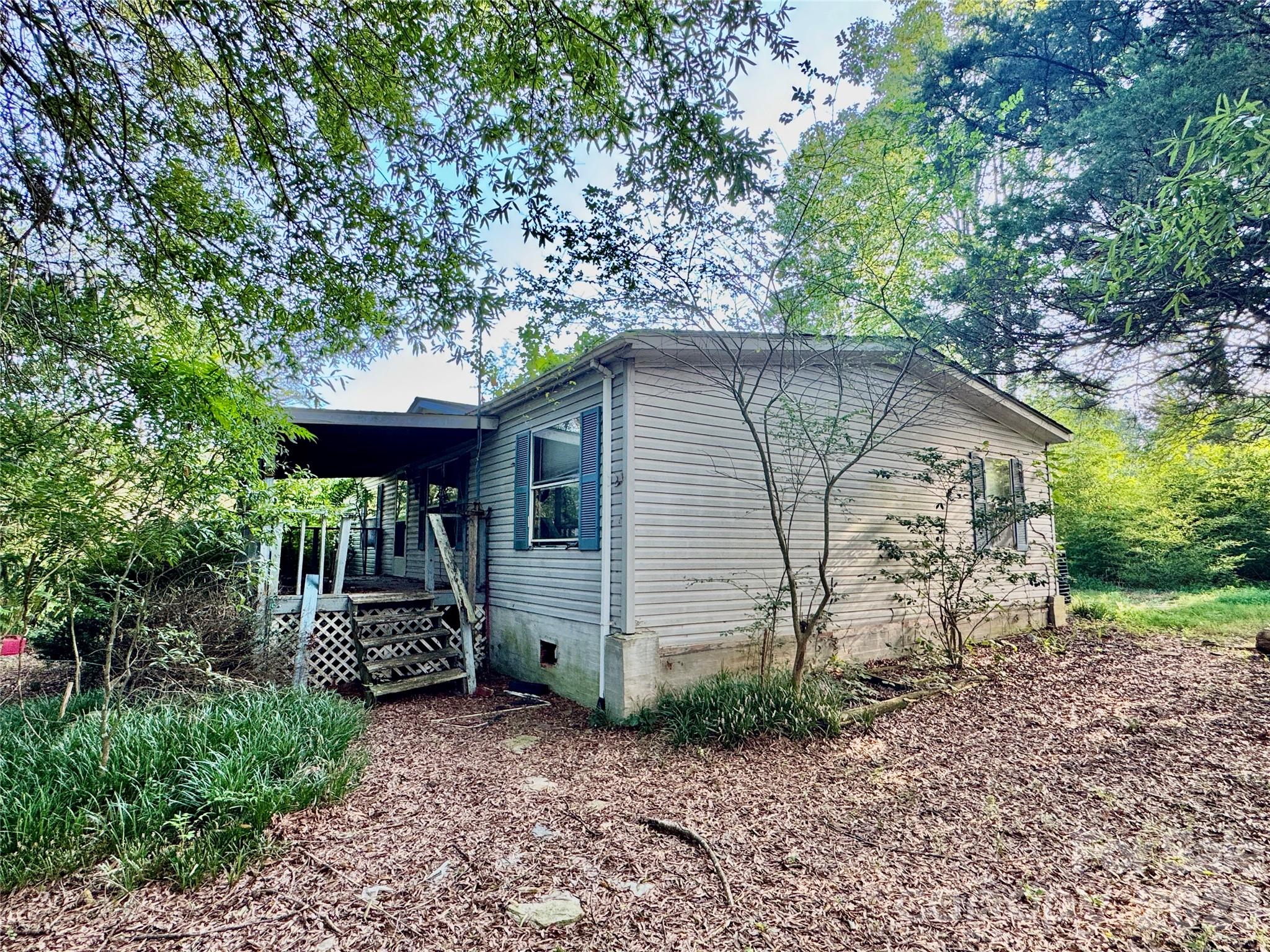1104 Stage Coach Trail — Yadkinville