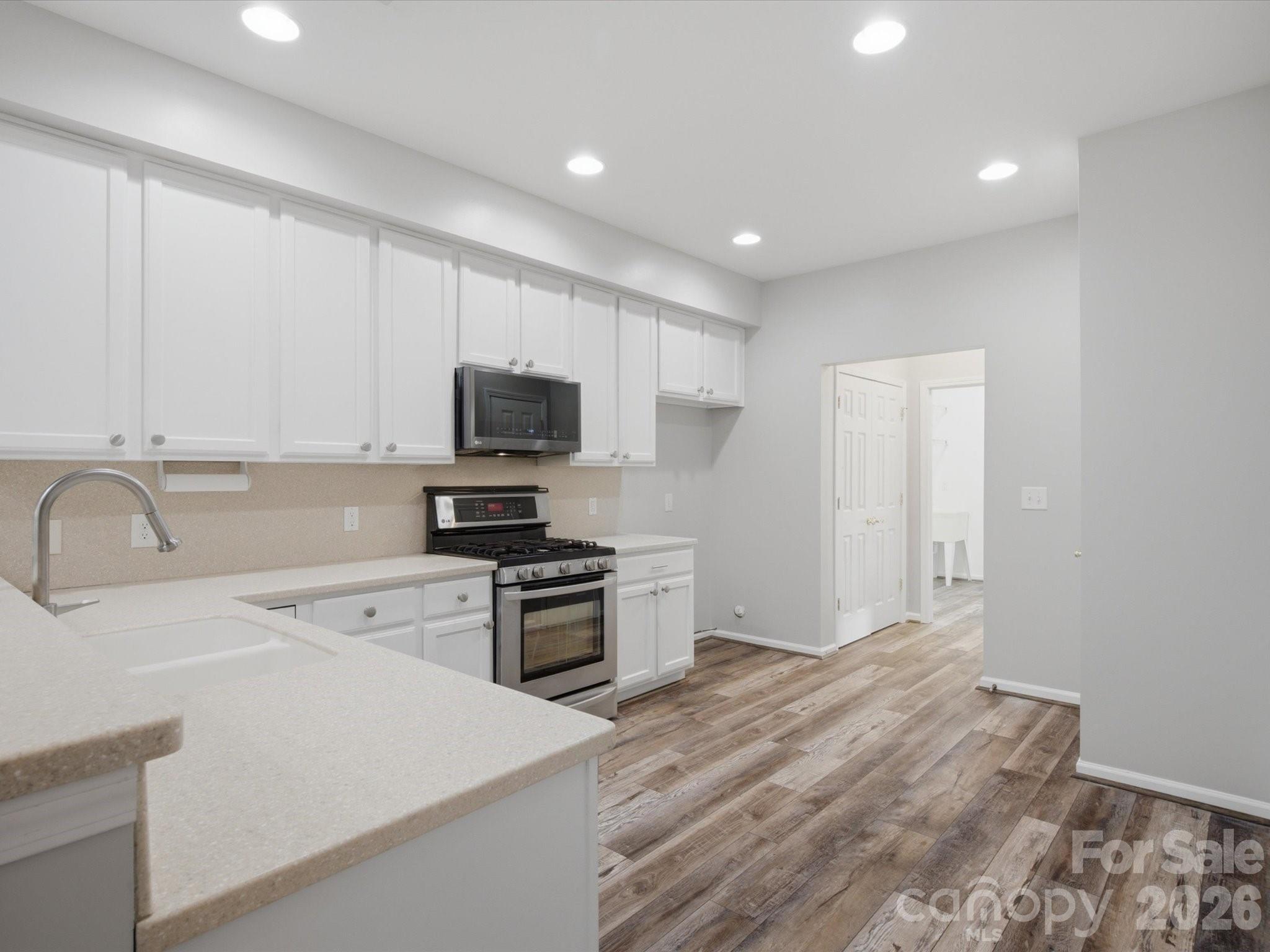 868 Ledgestone Court — Tega Cay