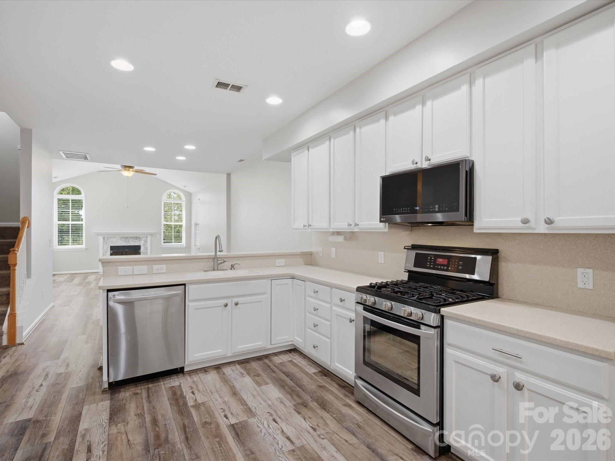 868 Ledgestone Court — Tega Cay