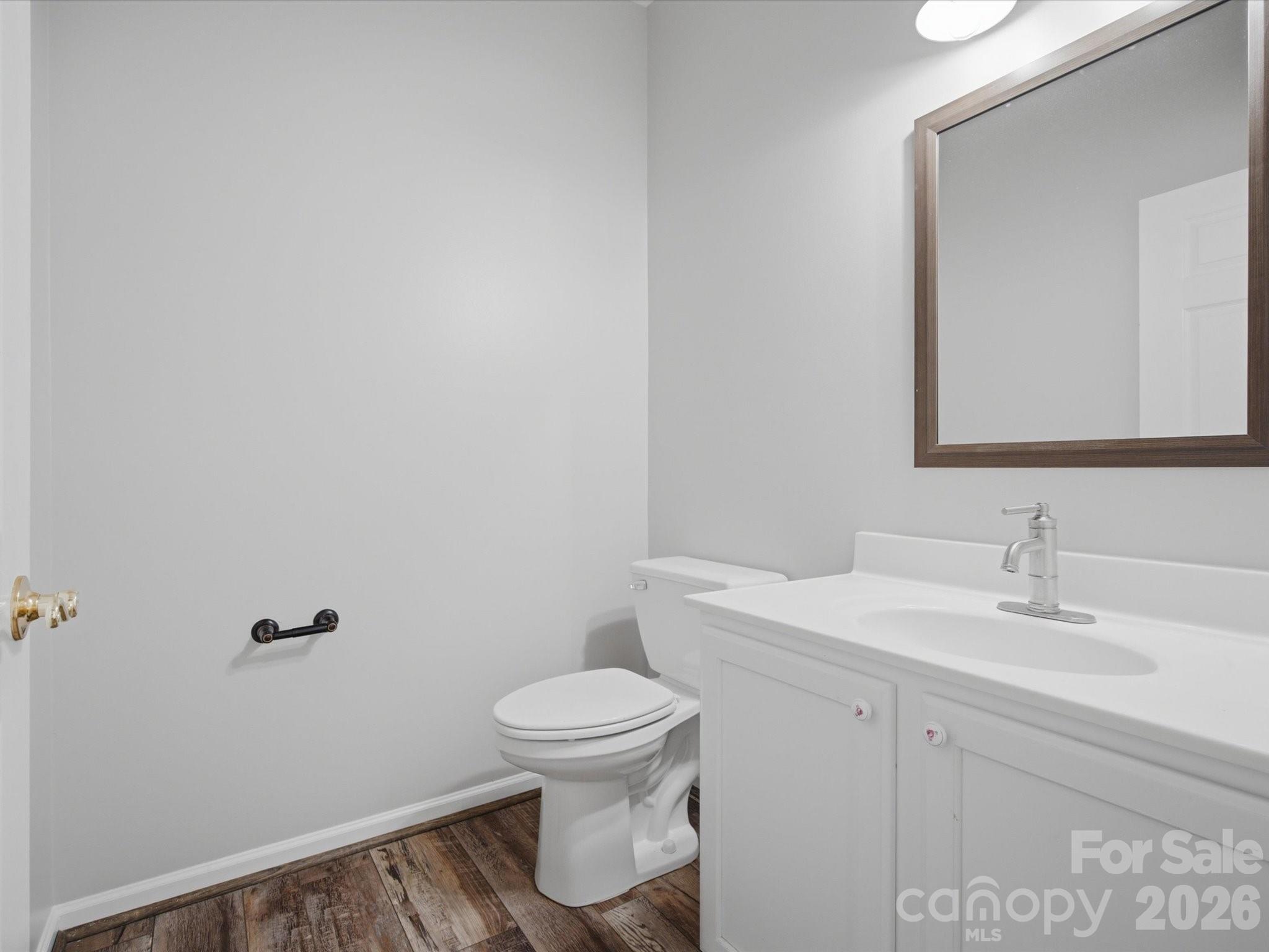 868 Ledgestone Court — Tega Cay