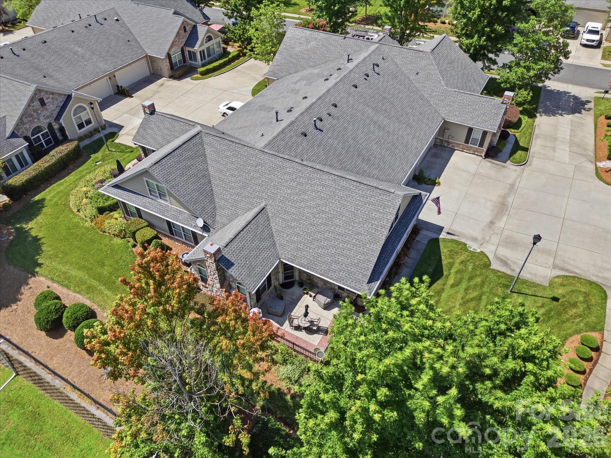 868 Ledgestone Court — Tega Cay