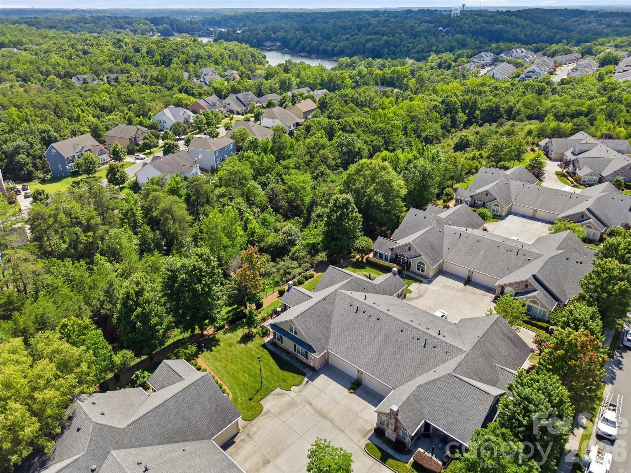 868 Ledgestone Court — Tega Cay