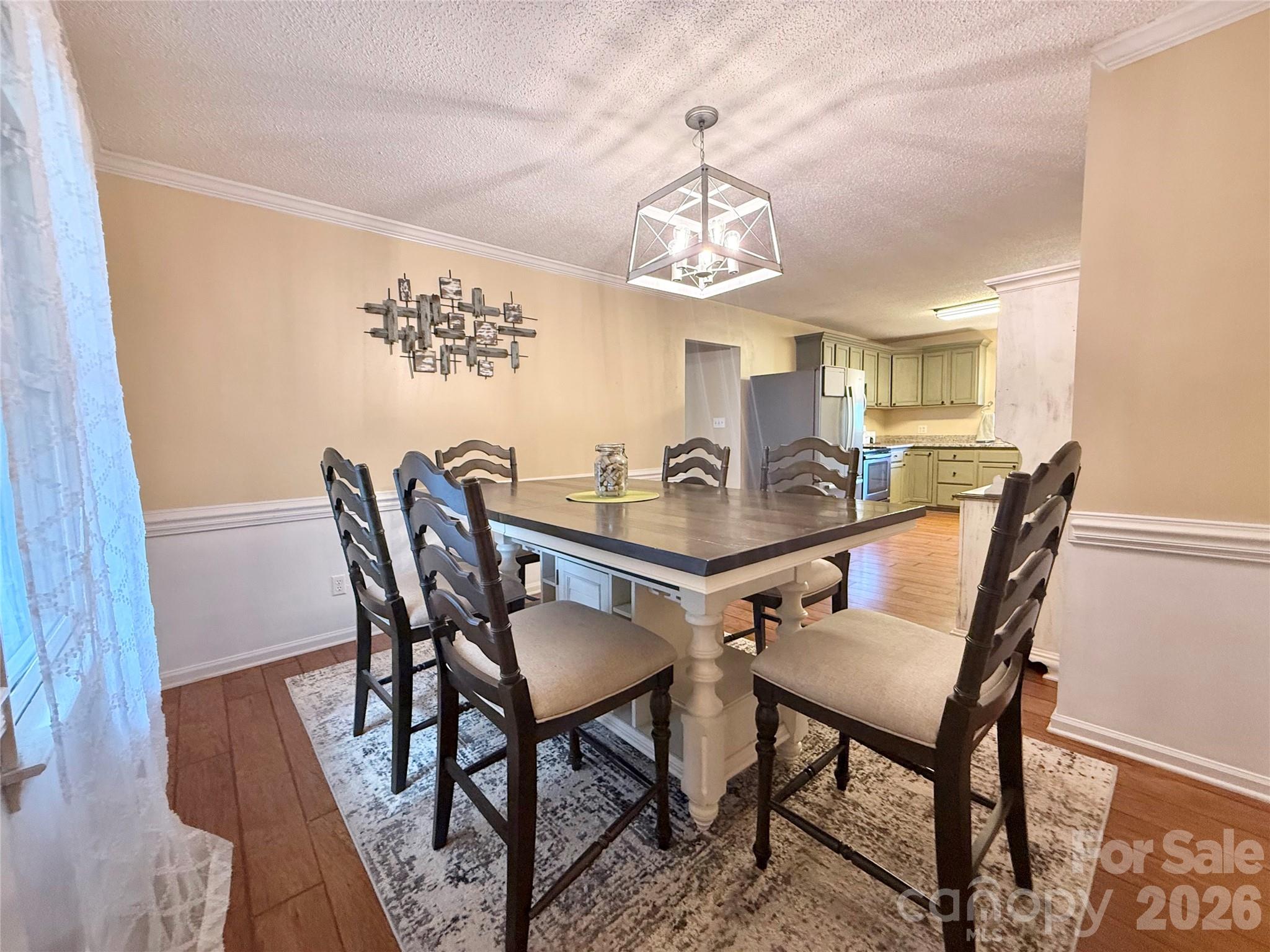 715 Grandview Road — Clover