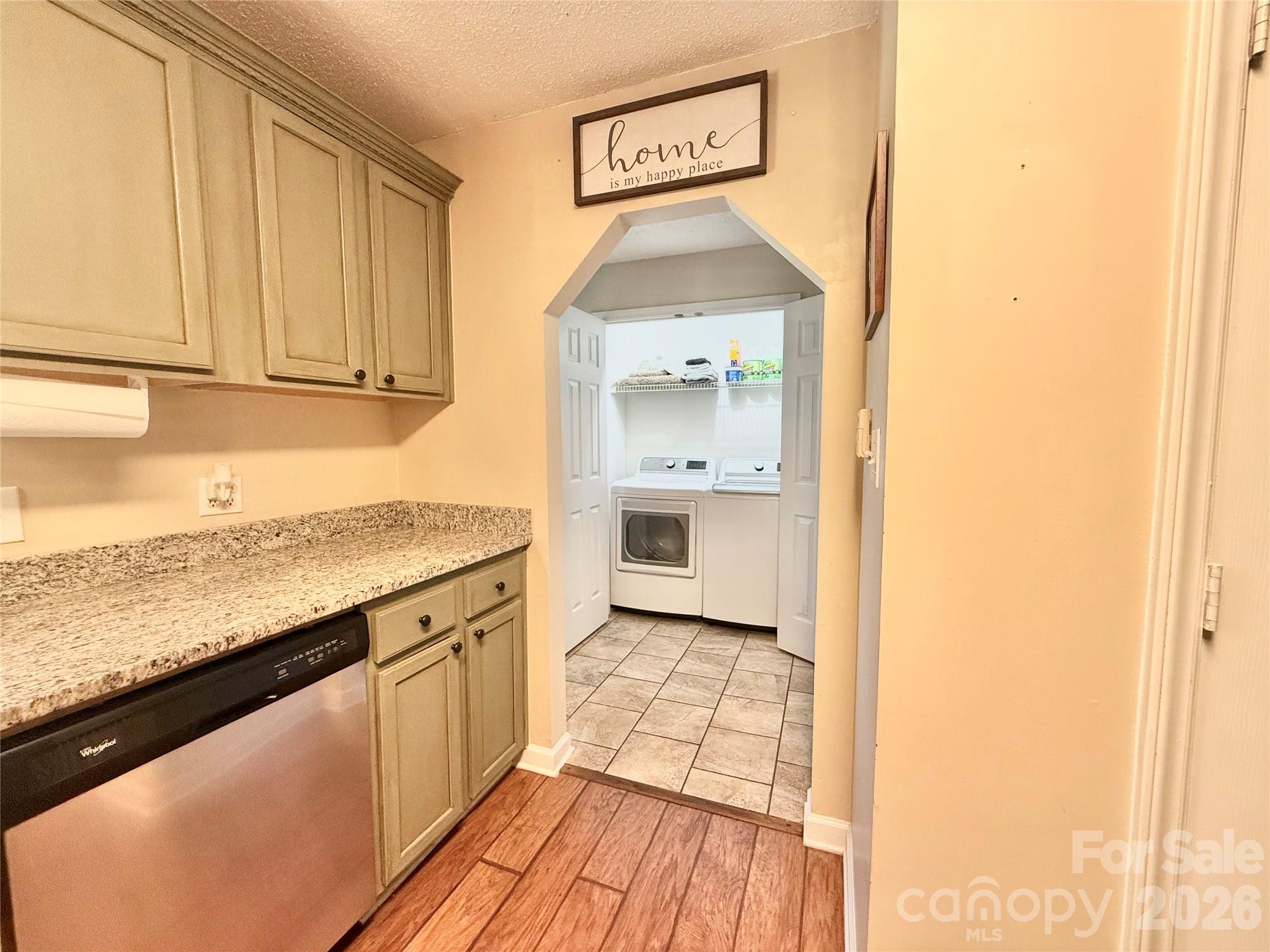 715 Grandview Road — Clover