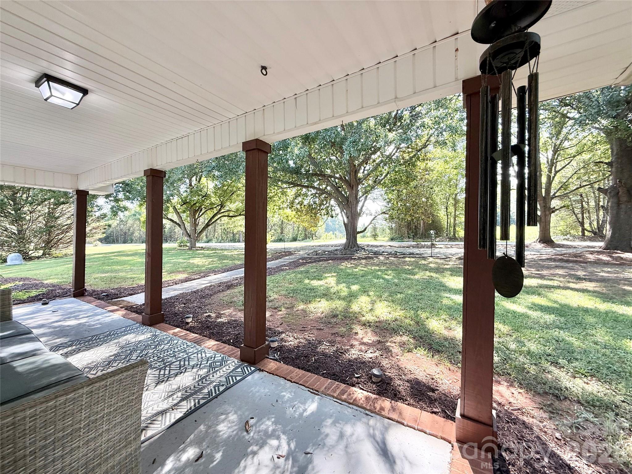 715 Grandview Road — Clover