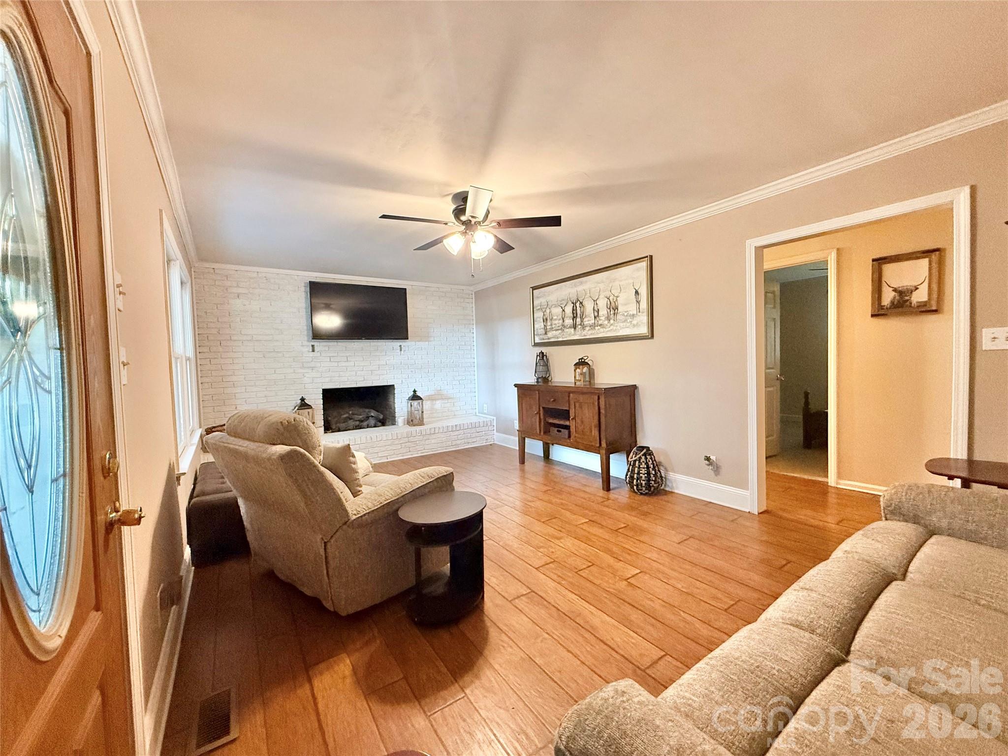 715 Grandview Road — Clover