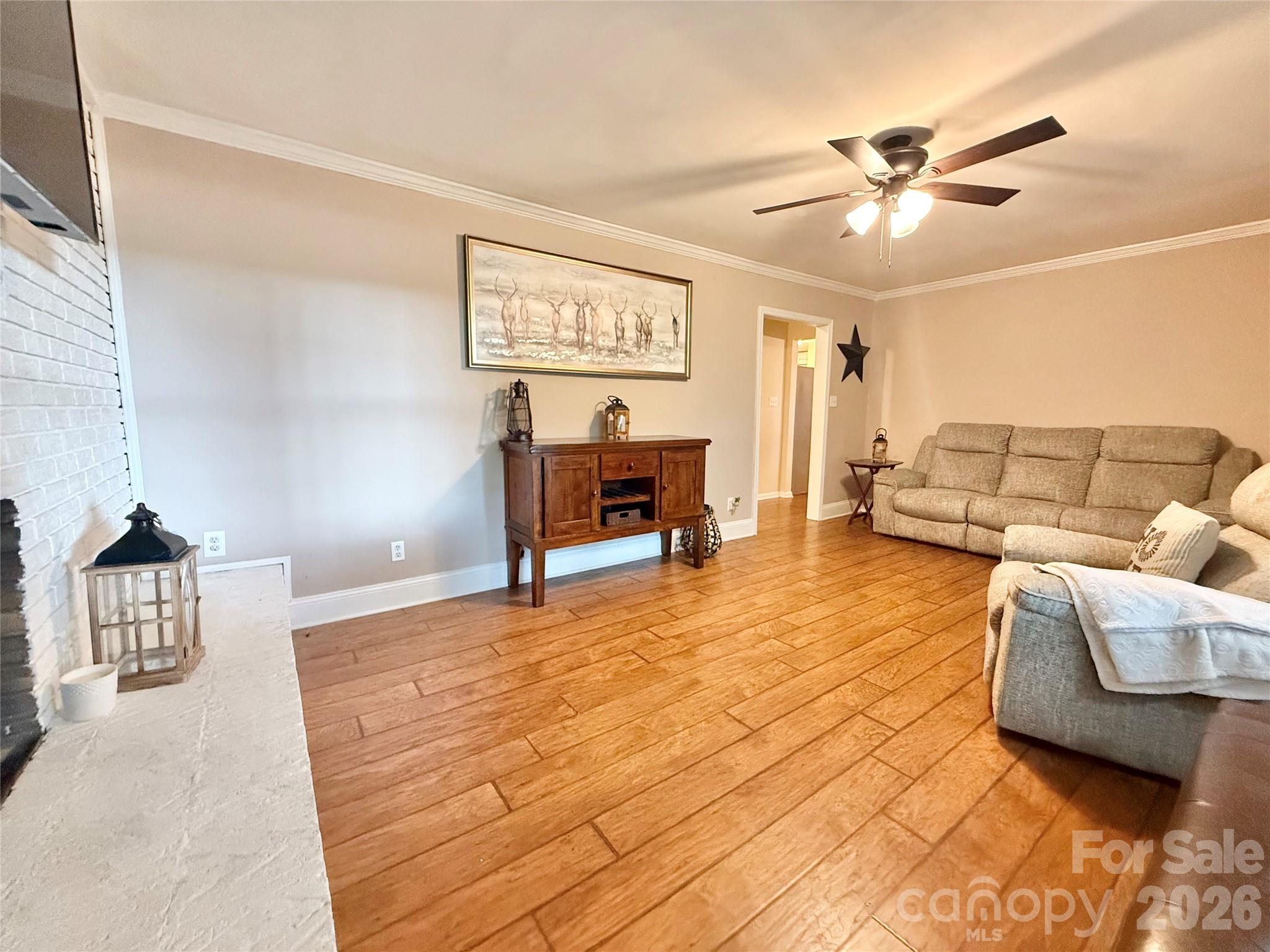 715 Grandview Road — Clover