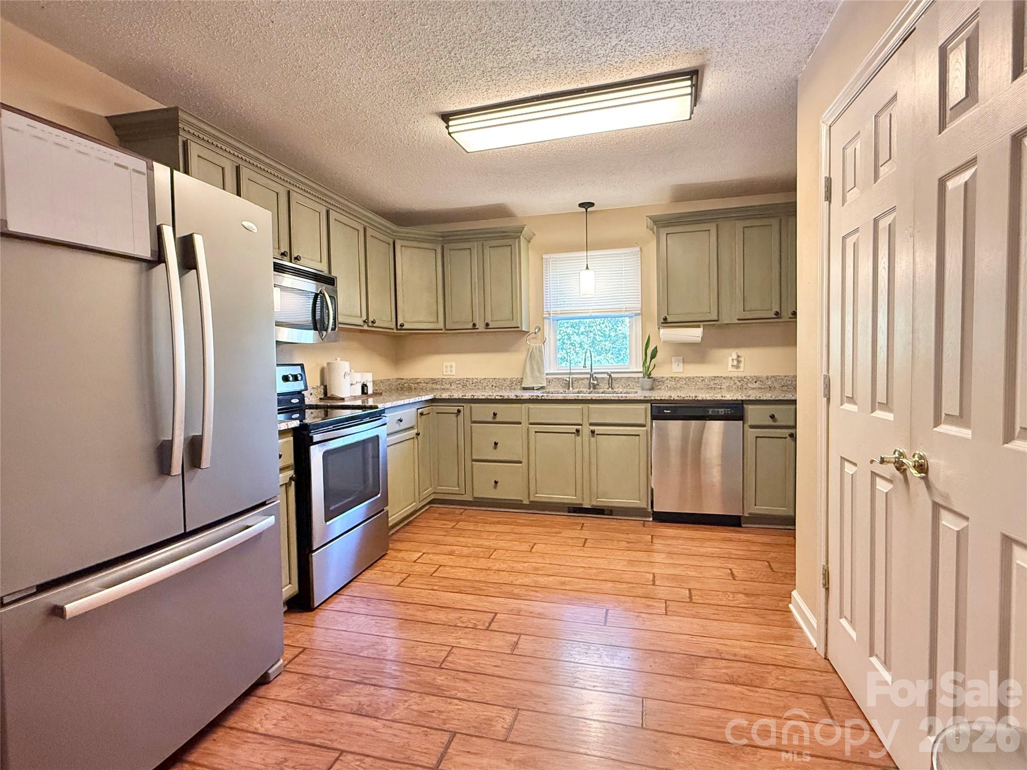 715 Grandview Road — Clover