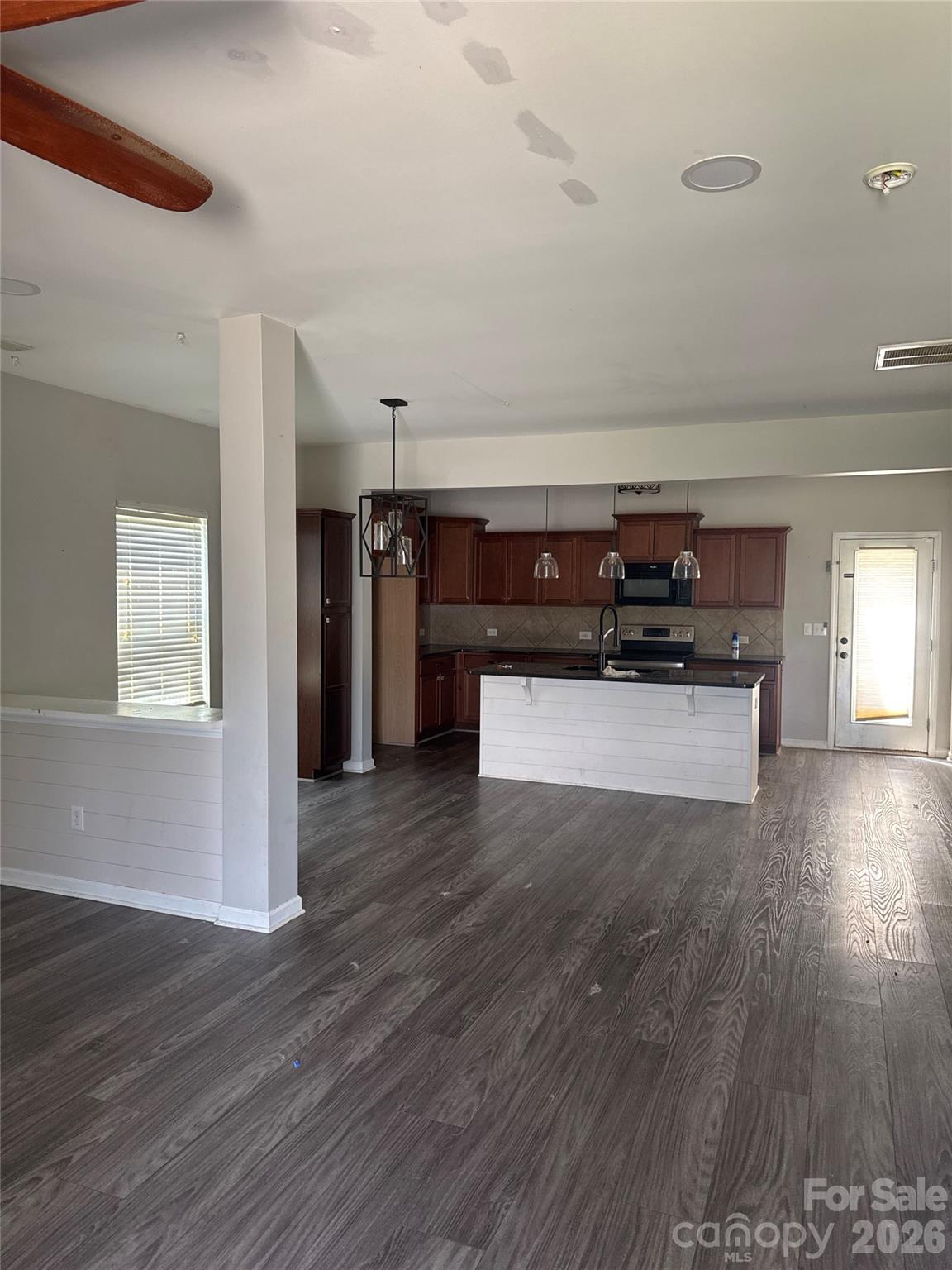 2122 Gillette Drive — Clover