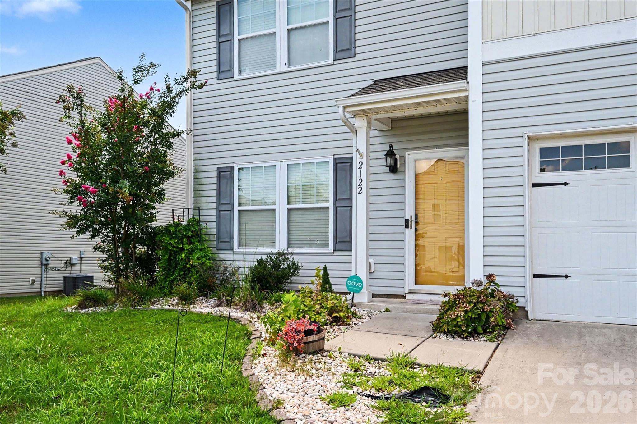 2122 Gillette Drive — Clover