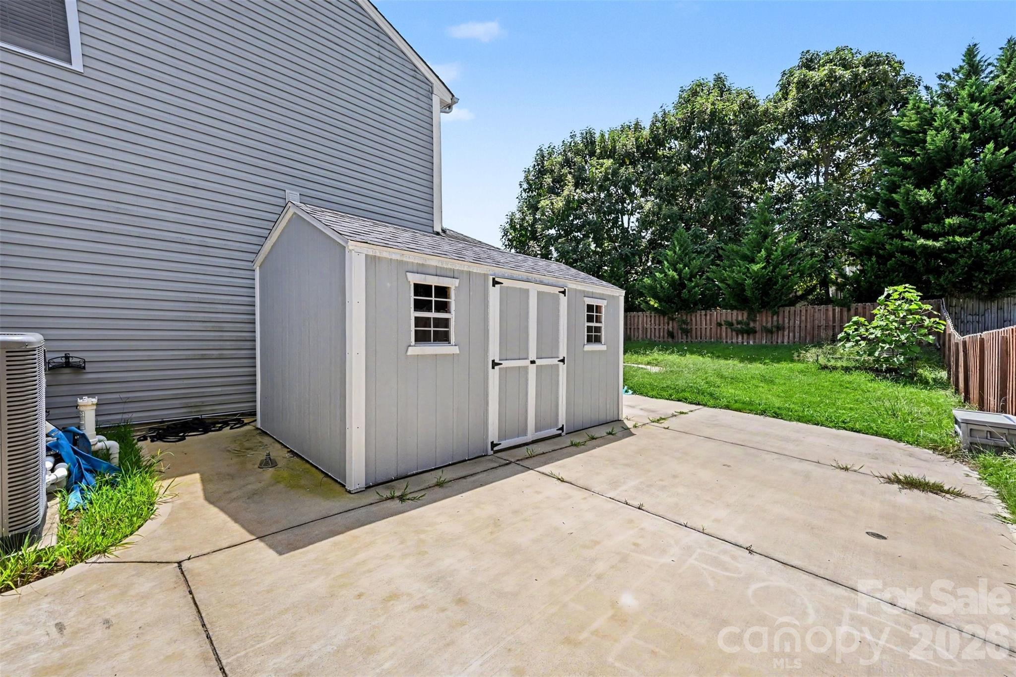 2122 Gillette Drive — Clover