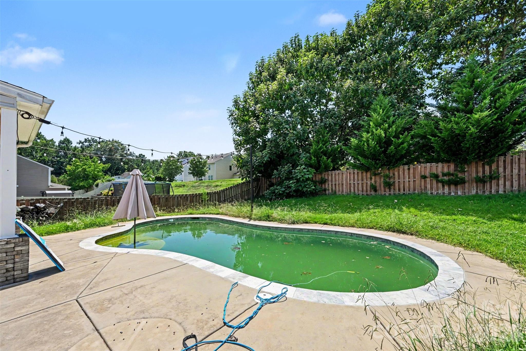 2122 Gillette Drive — Clover