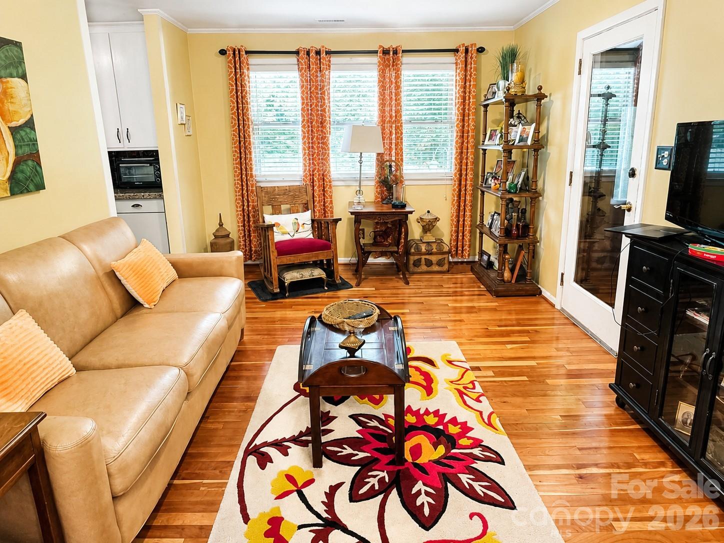2925 4th Street Drive NE — Hickory