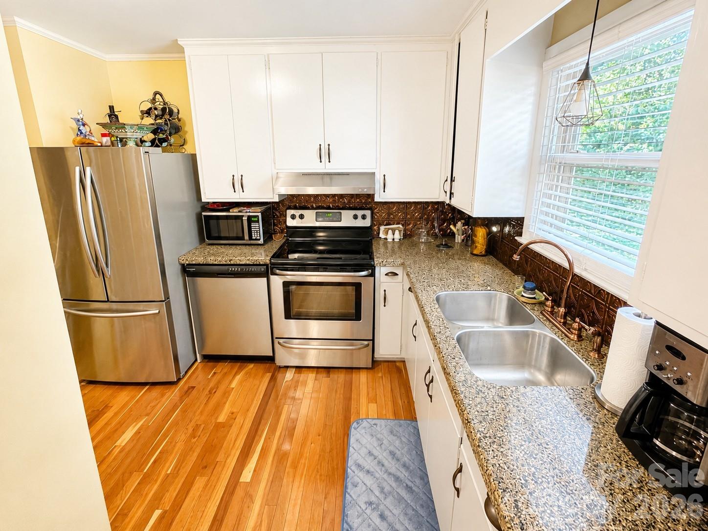 2925 4th Street Drive NE — Hickory