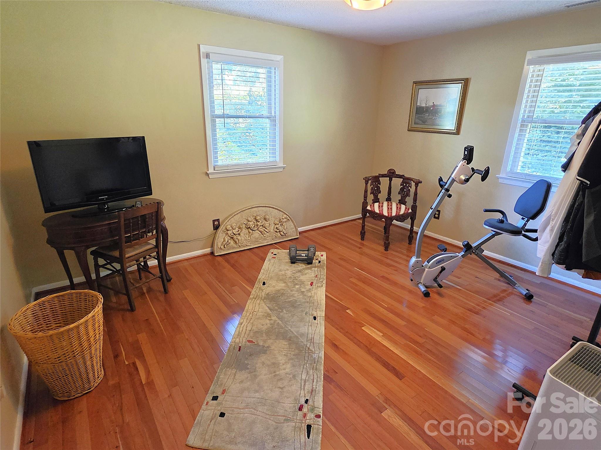 2925 4th Street Drive NE — Hickory