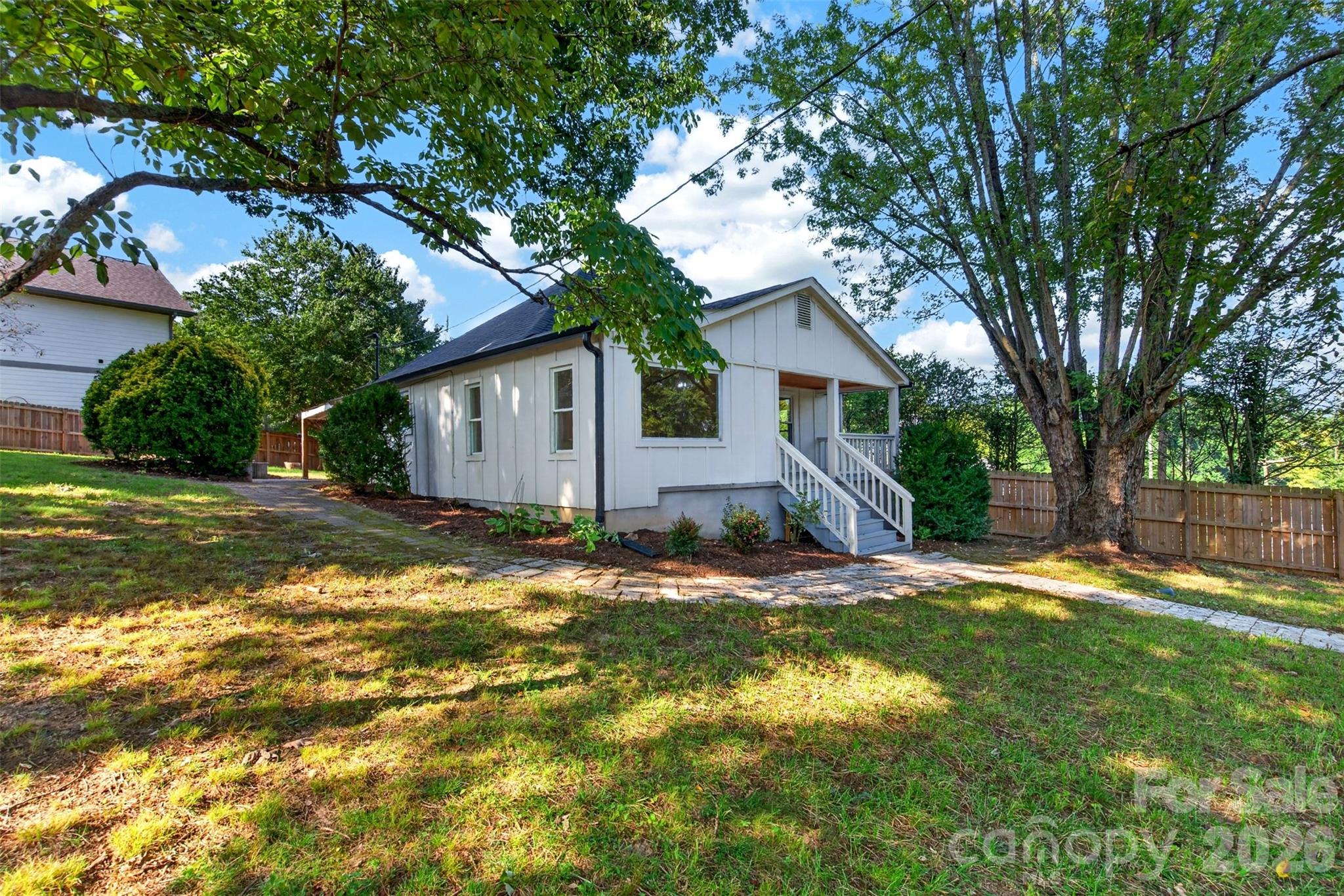 39 Wyatt Street — Asheville