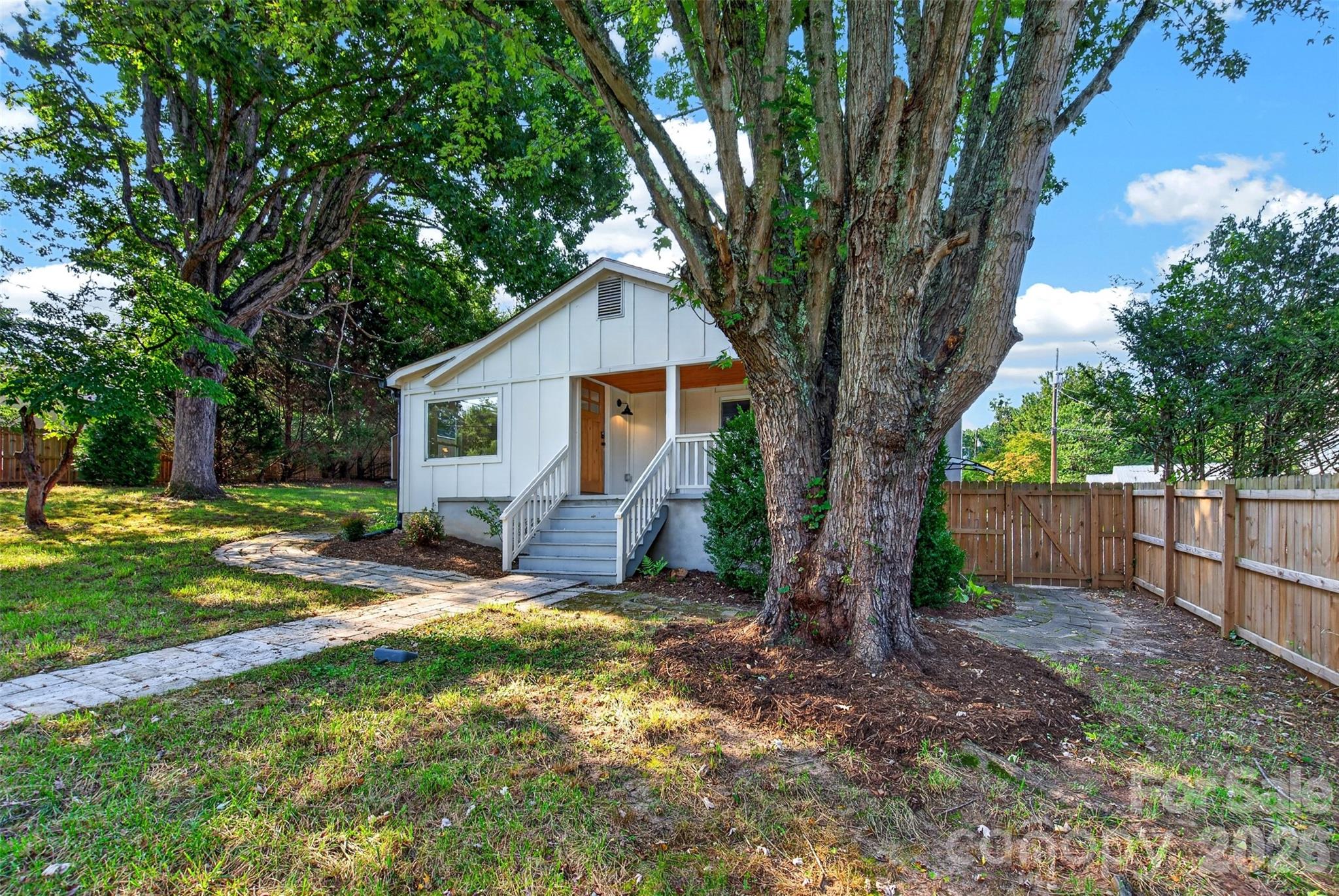 39 Wyatt Street — Asheville