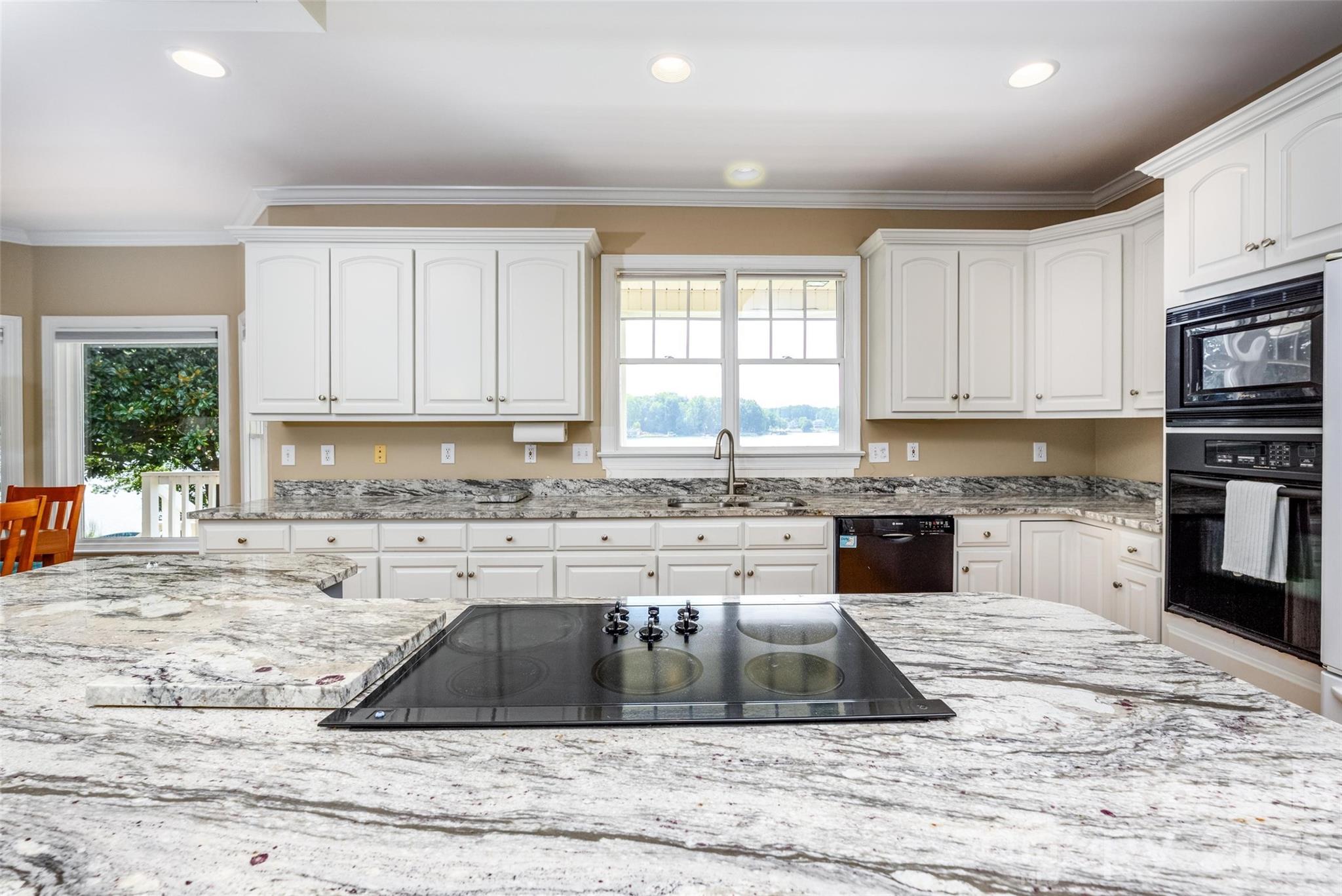 111 Leesburg Lane — Troutman