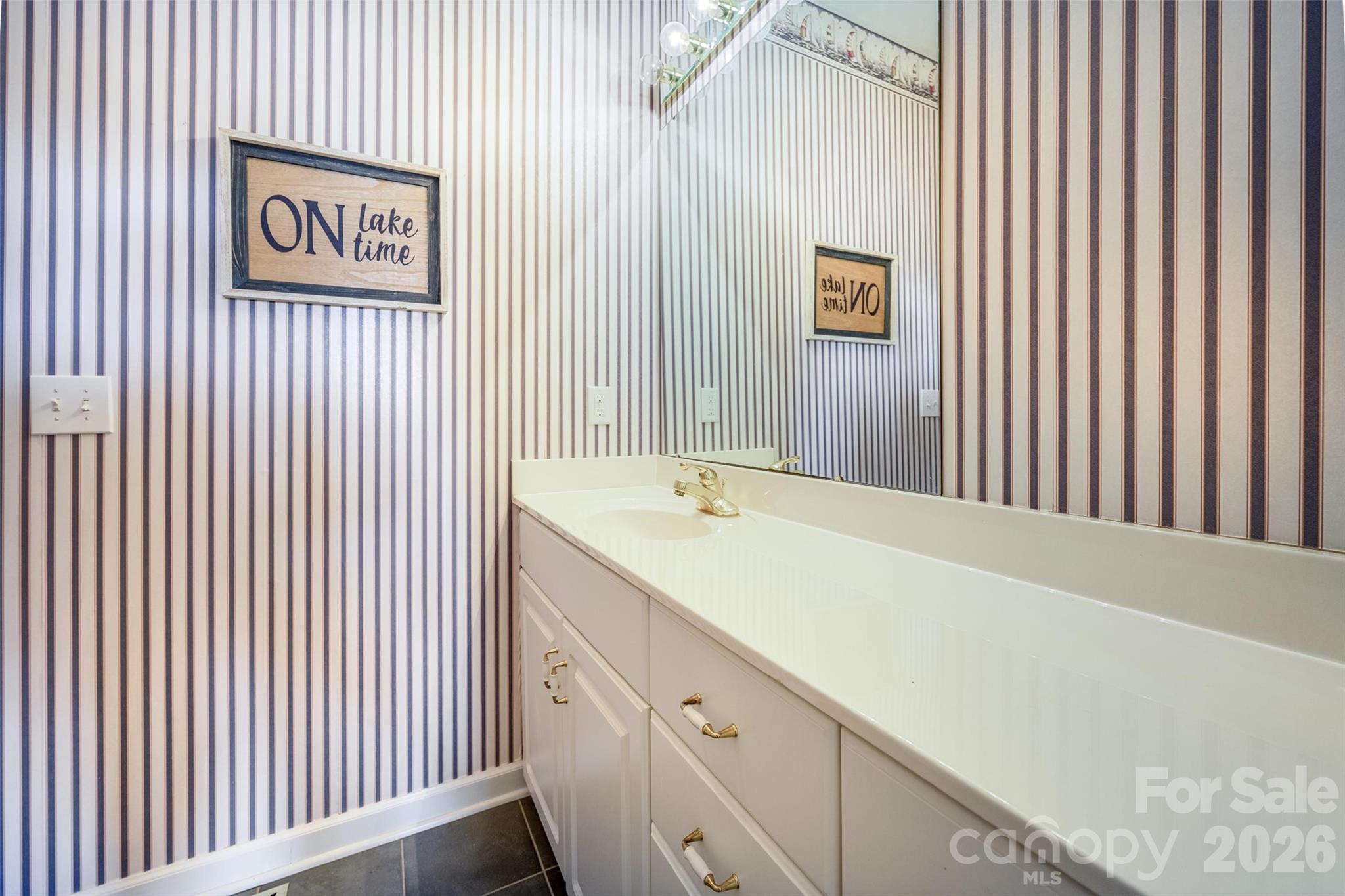 111 Leesburg Lane — Troutman