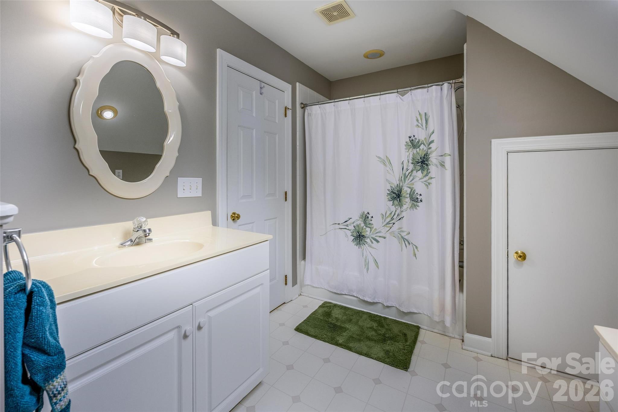 111 Leesburg Lane — Troutman