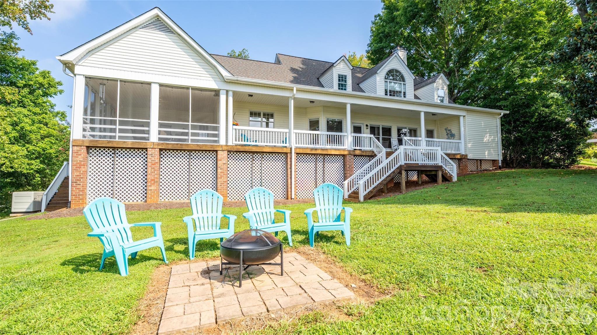 111 Leesburg Lane — Troutman