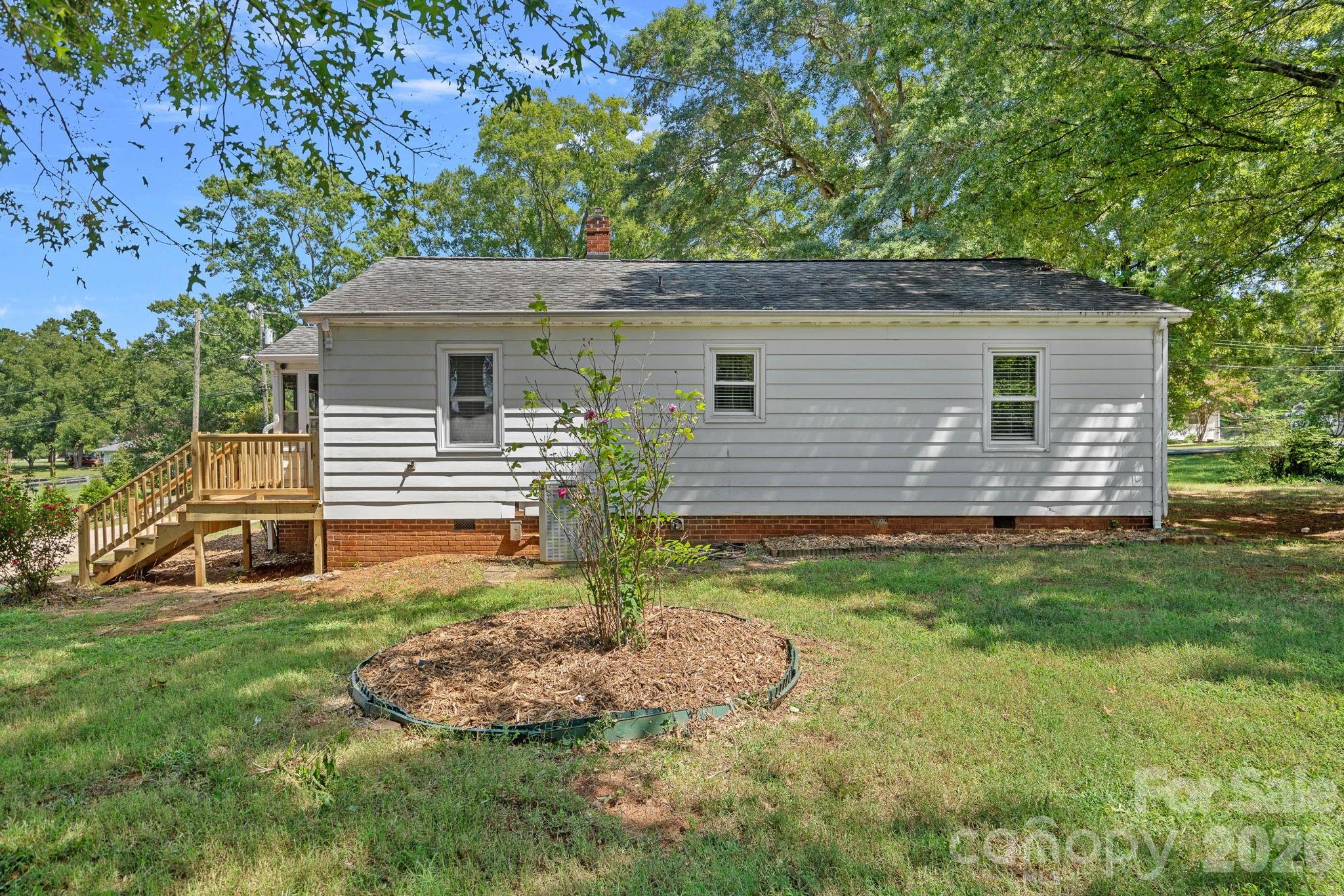 1127 Thompson Avenue — Charlotte