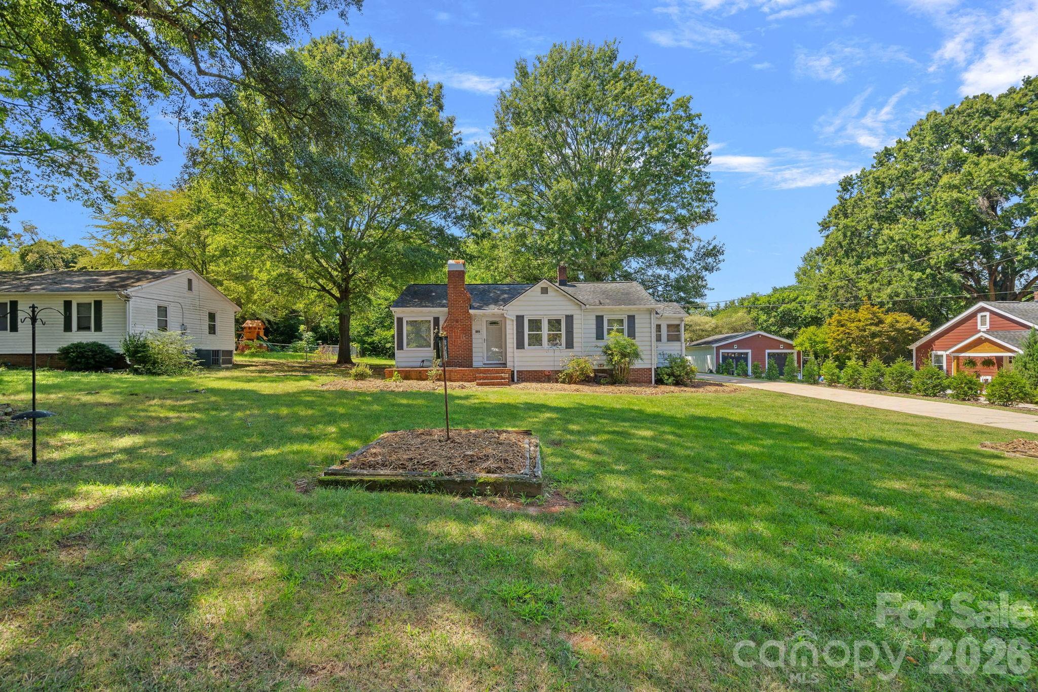 1127 Thompson Avenue — Charlotte