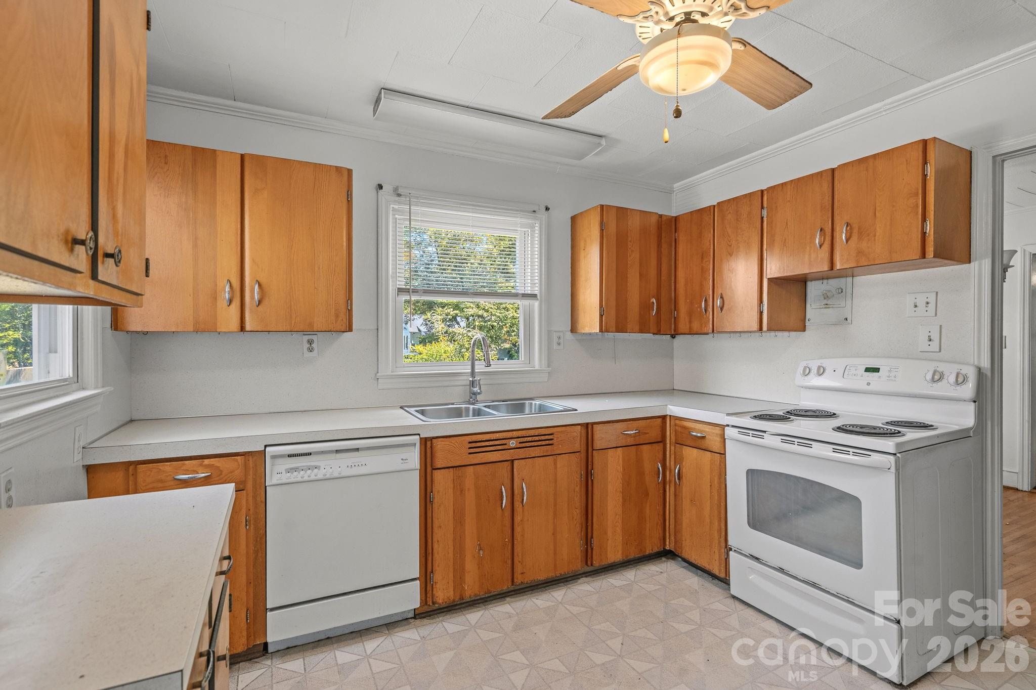 1127 Thompson Avenue — Charlotte