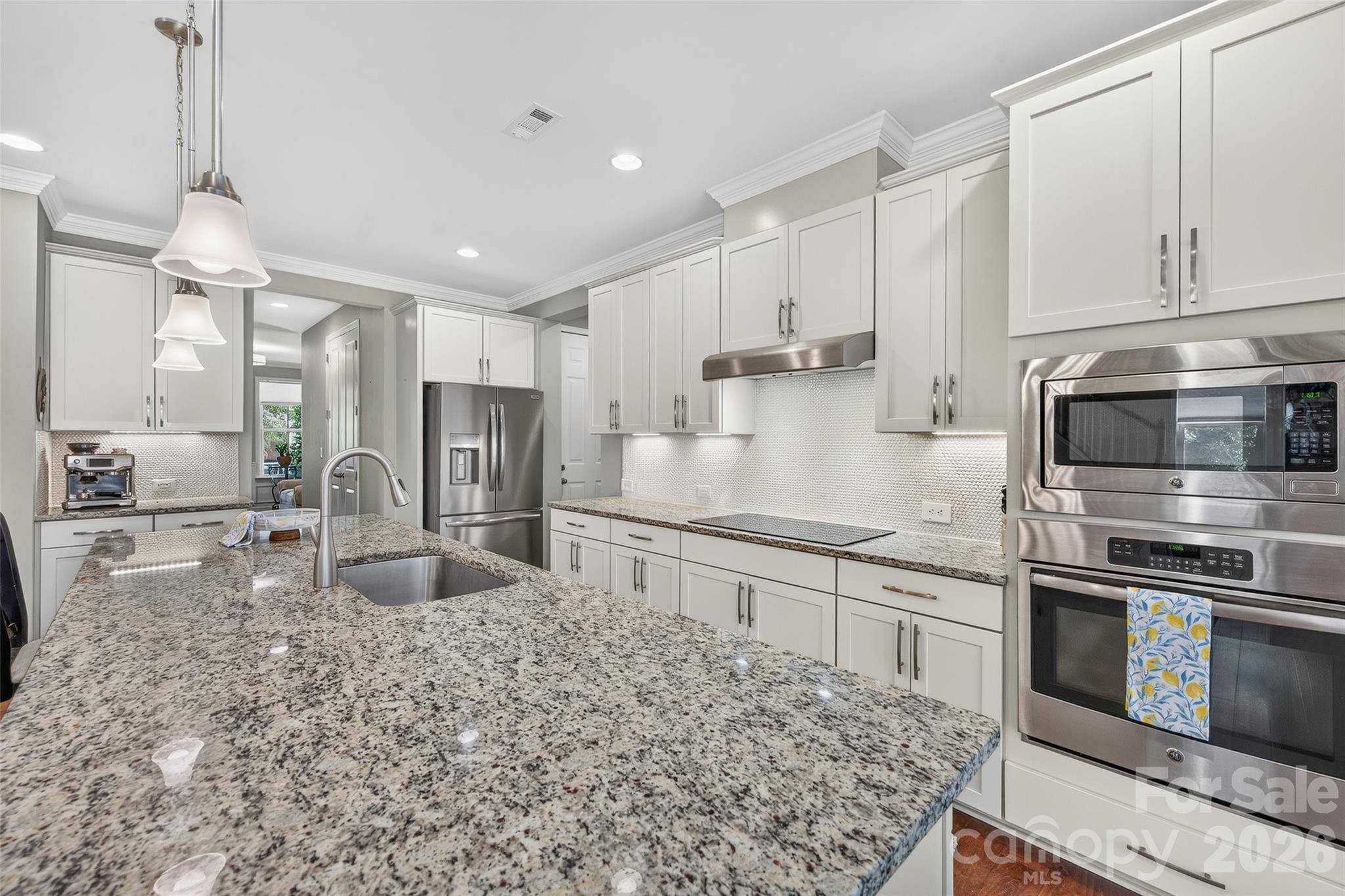 8829 Bur Lane — Huntersville