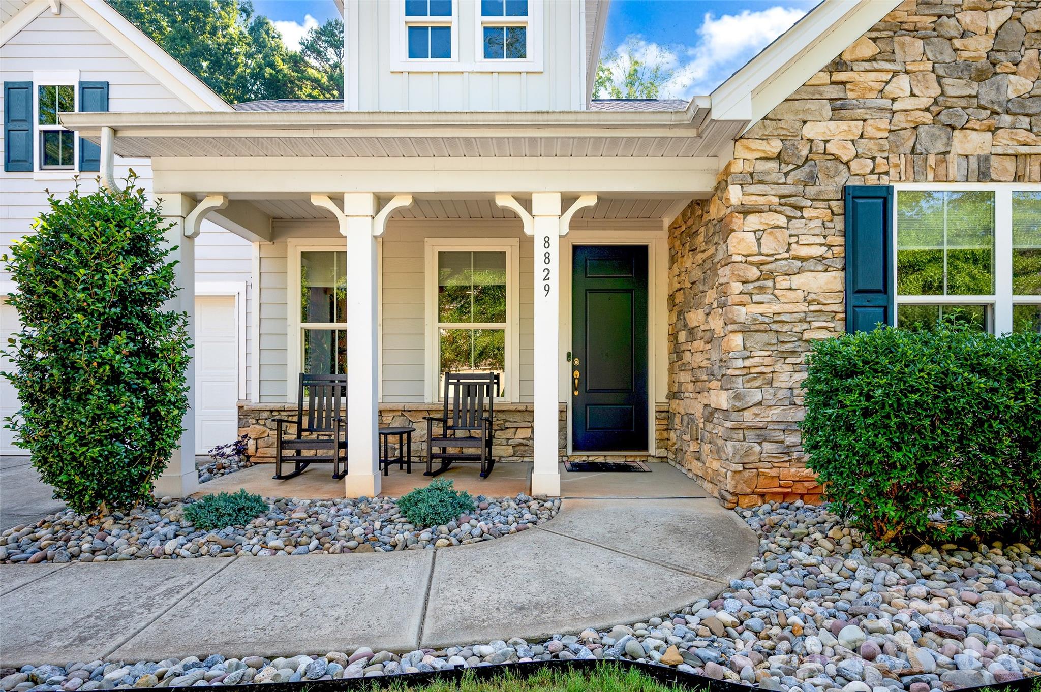 8829 Bur Lane — Huntersville