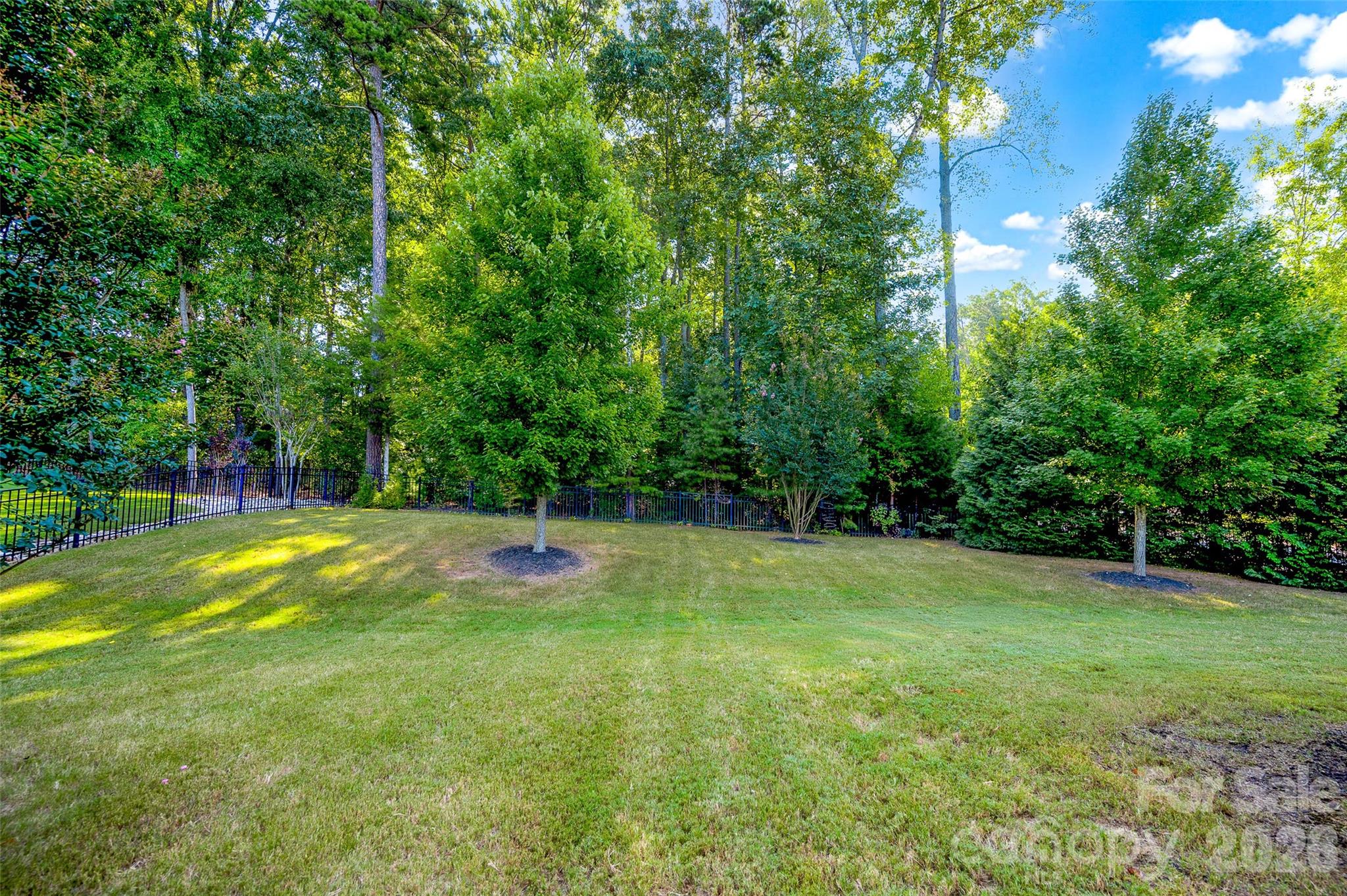 8829 Bur Lane — Huntersville