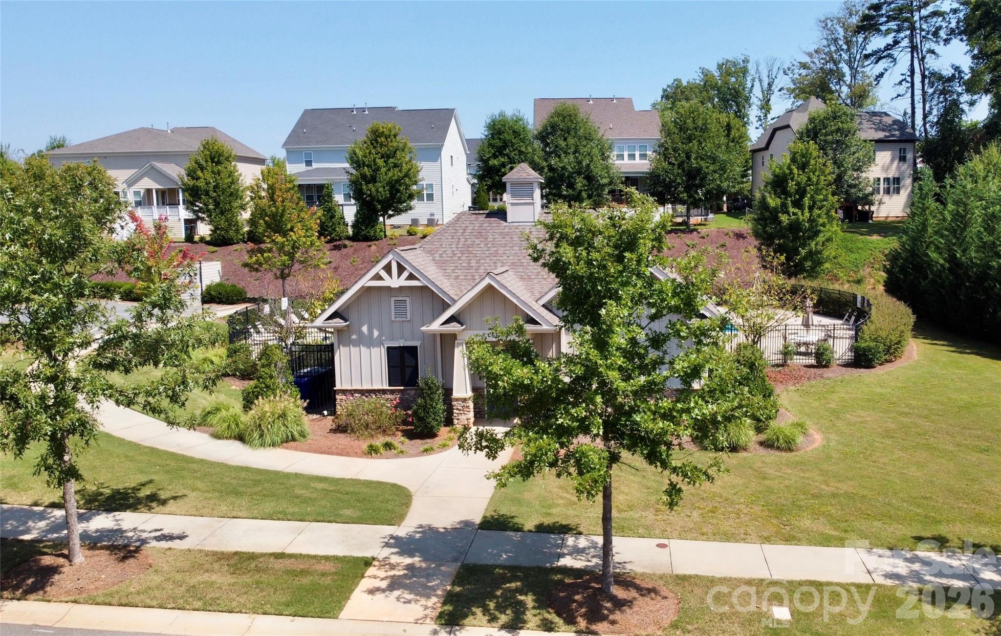 8829 Bur Lane — Huntersville