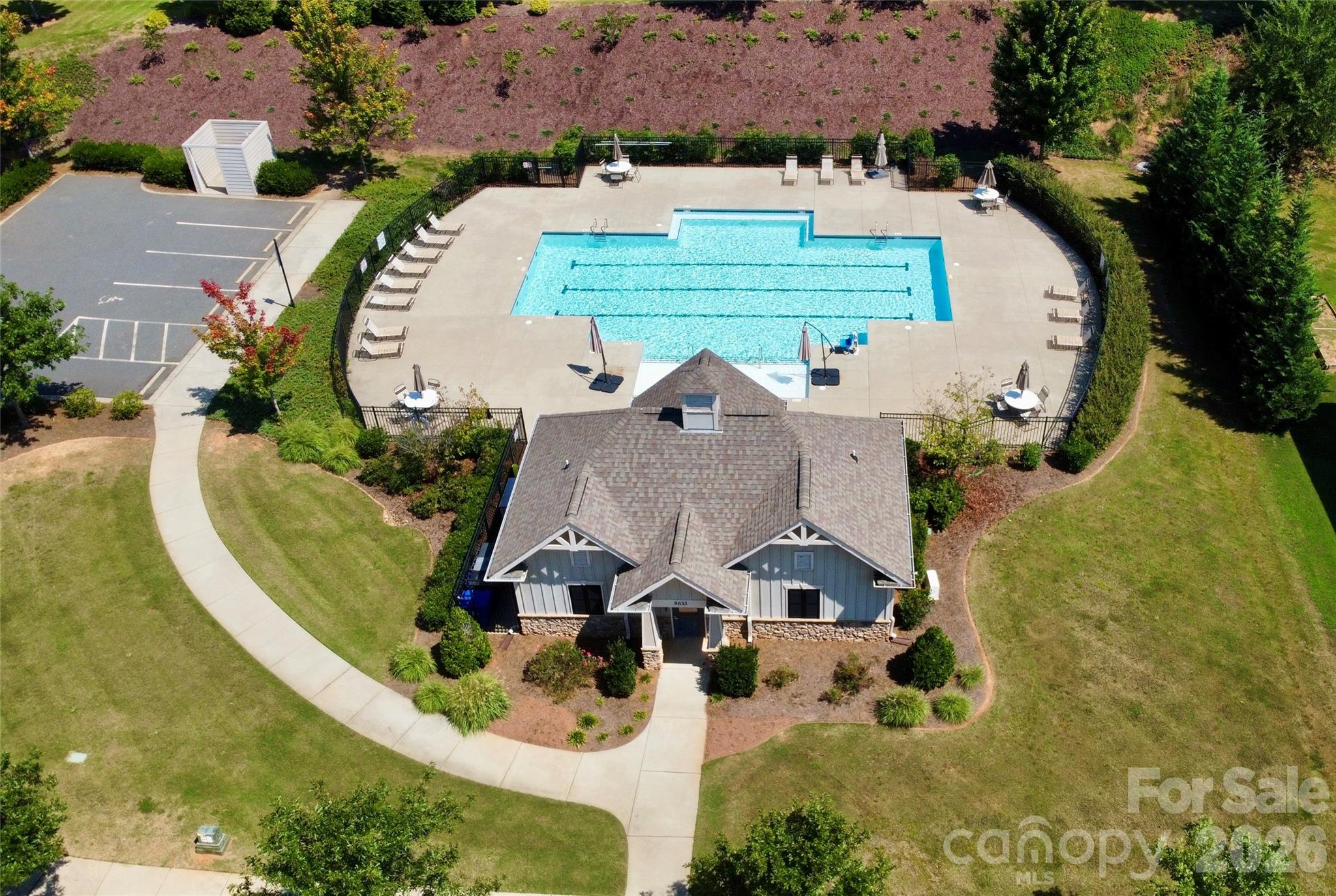 8829 Bur Lane — Huntersville