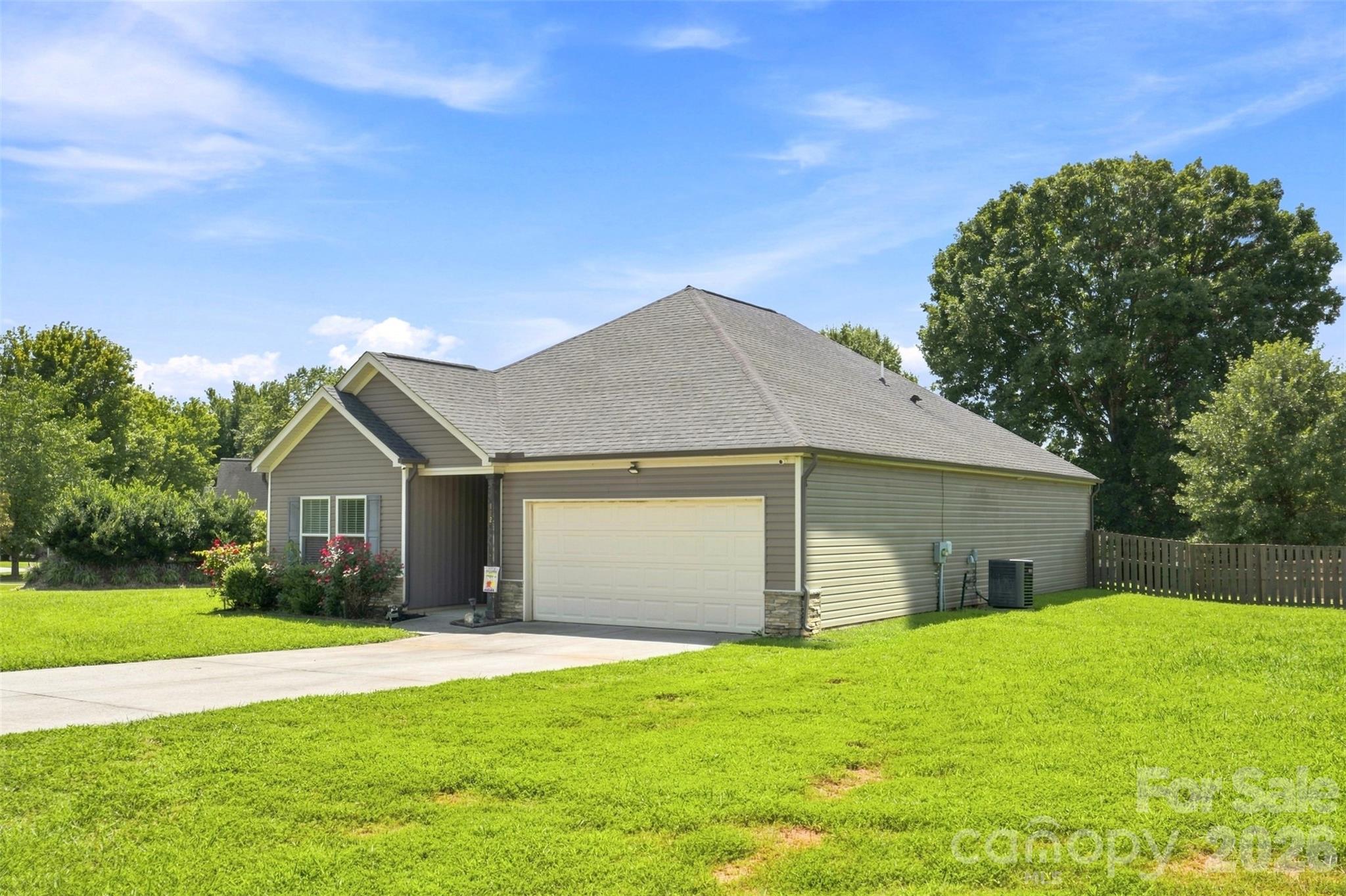 142 Donsdale Drive — Statesville