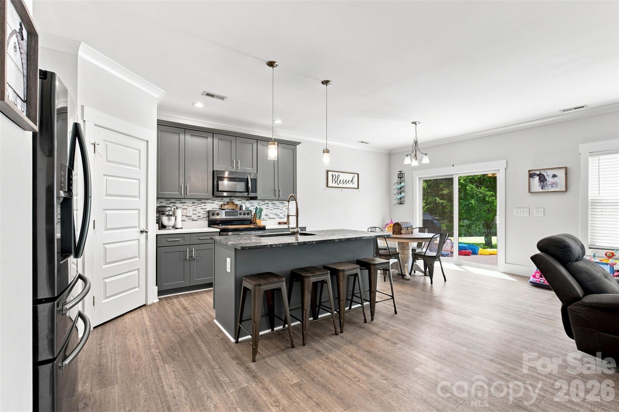 142 Donsdale Drive — Statesville