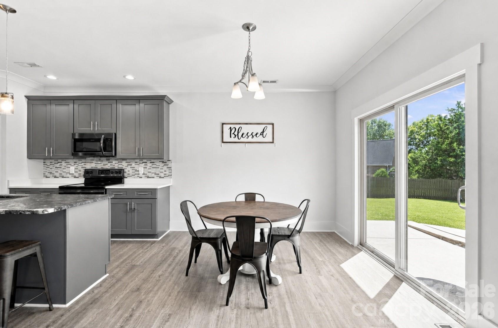 142 Donsdale Drive — Statesville