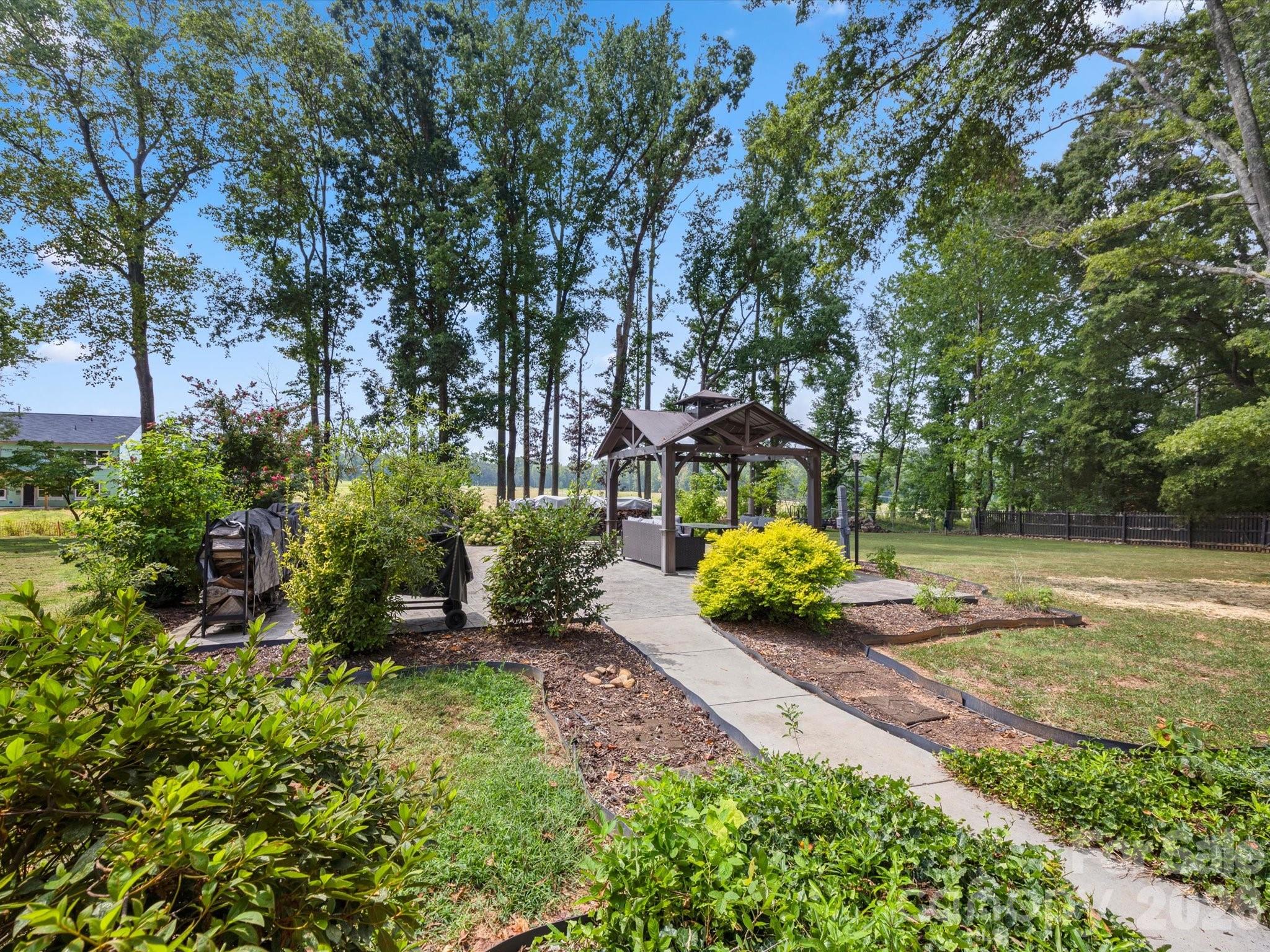 133 Franklin Drive — Mooresville