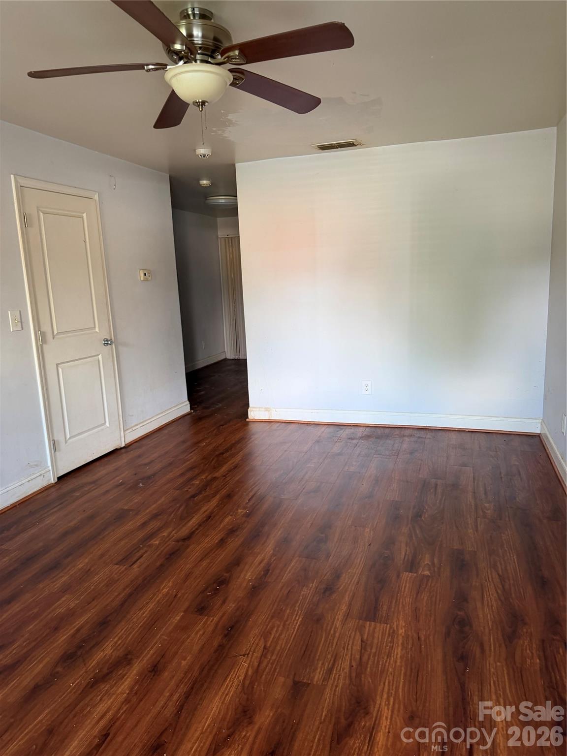 155 NW 17th Street NW #F1 — Hickory