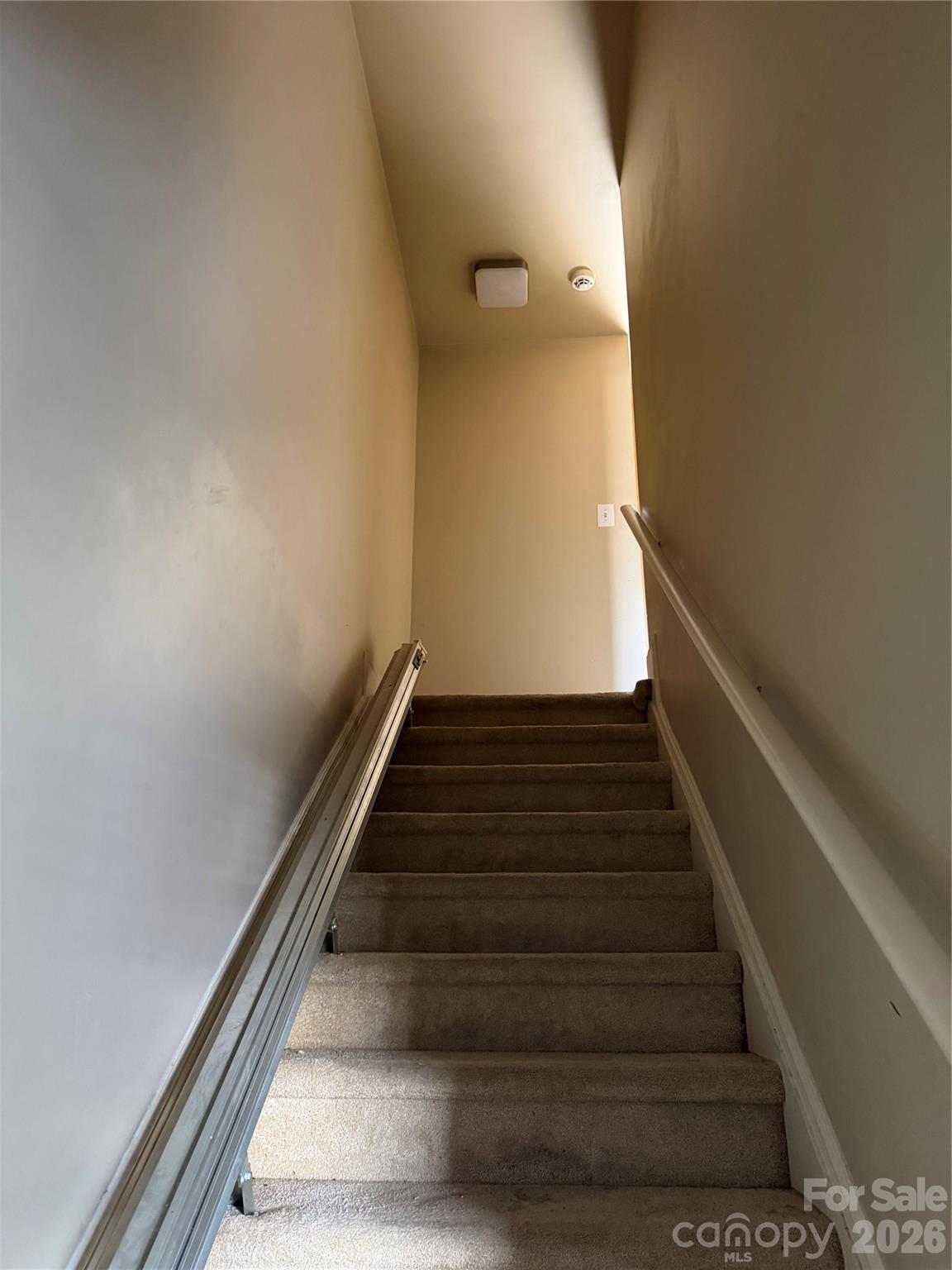 155 NW 17th Street NW #F1 — Hickory