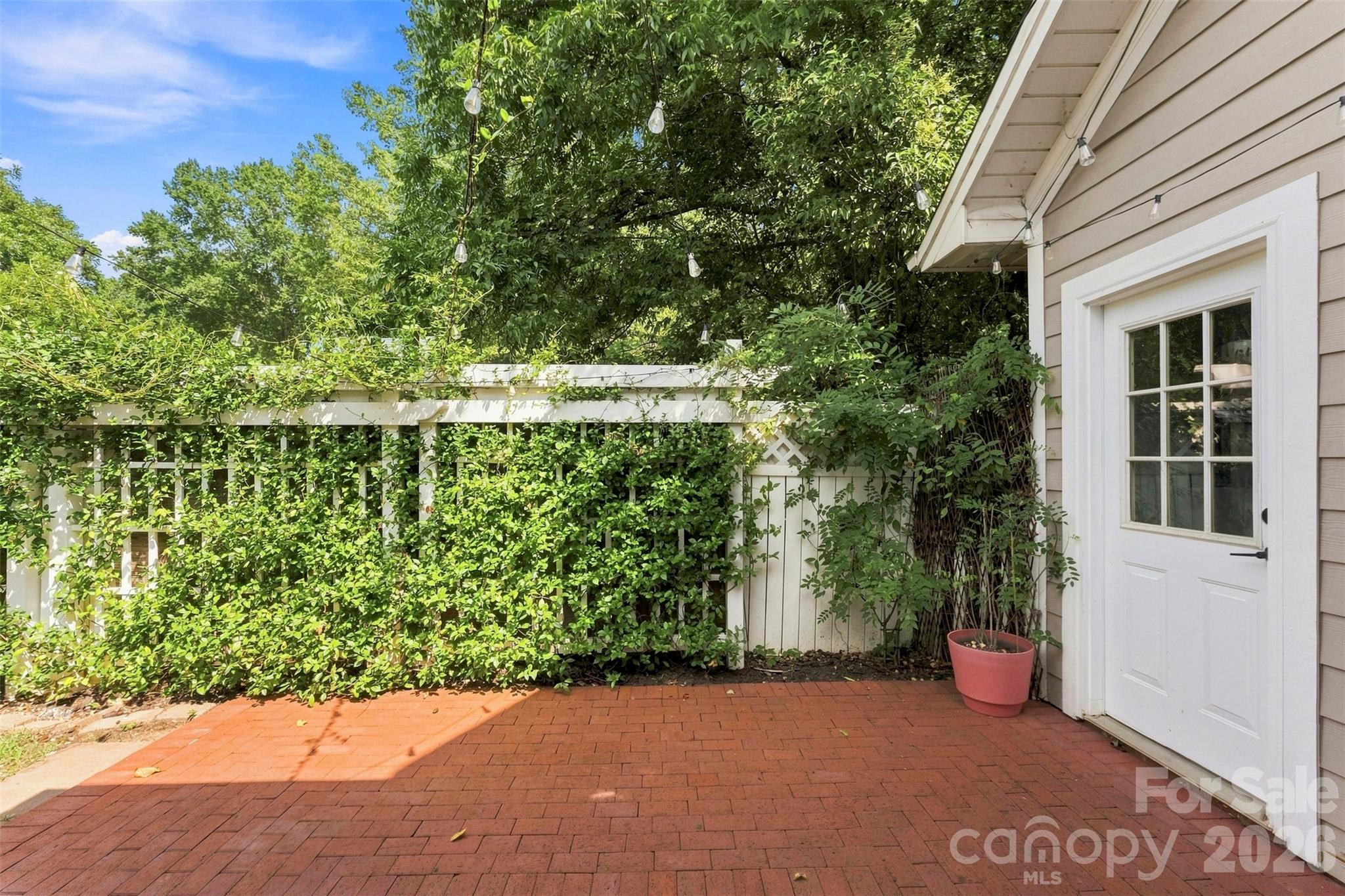 14100 Garden District Row — Huntersville