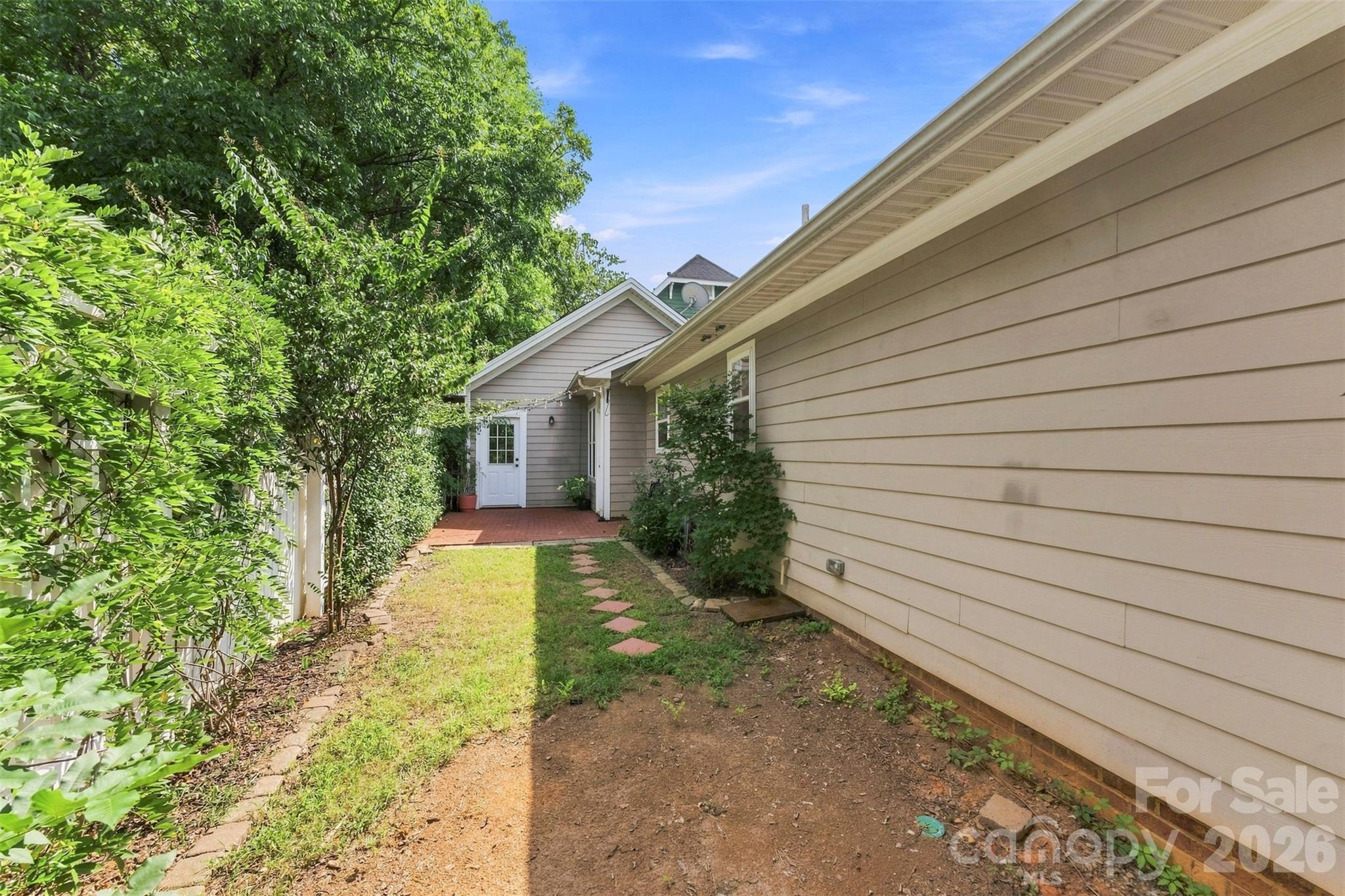 14100 Garden District Row — Huntersville