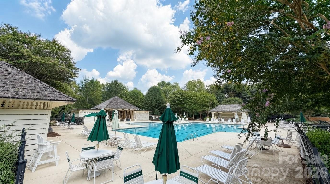 14100 Garden District Row — Huntersville
