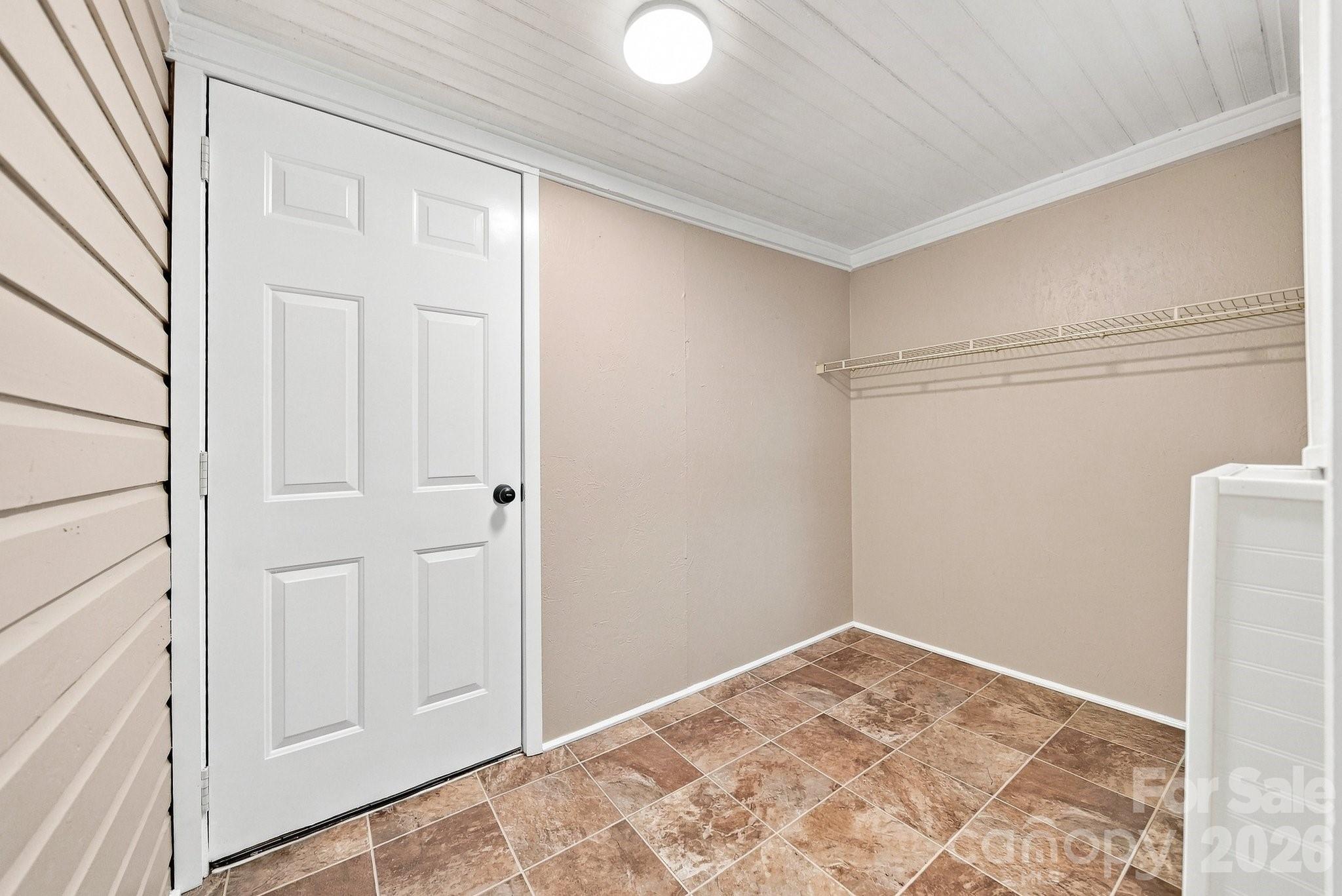 8 Crescent Street — Granite Falls