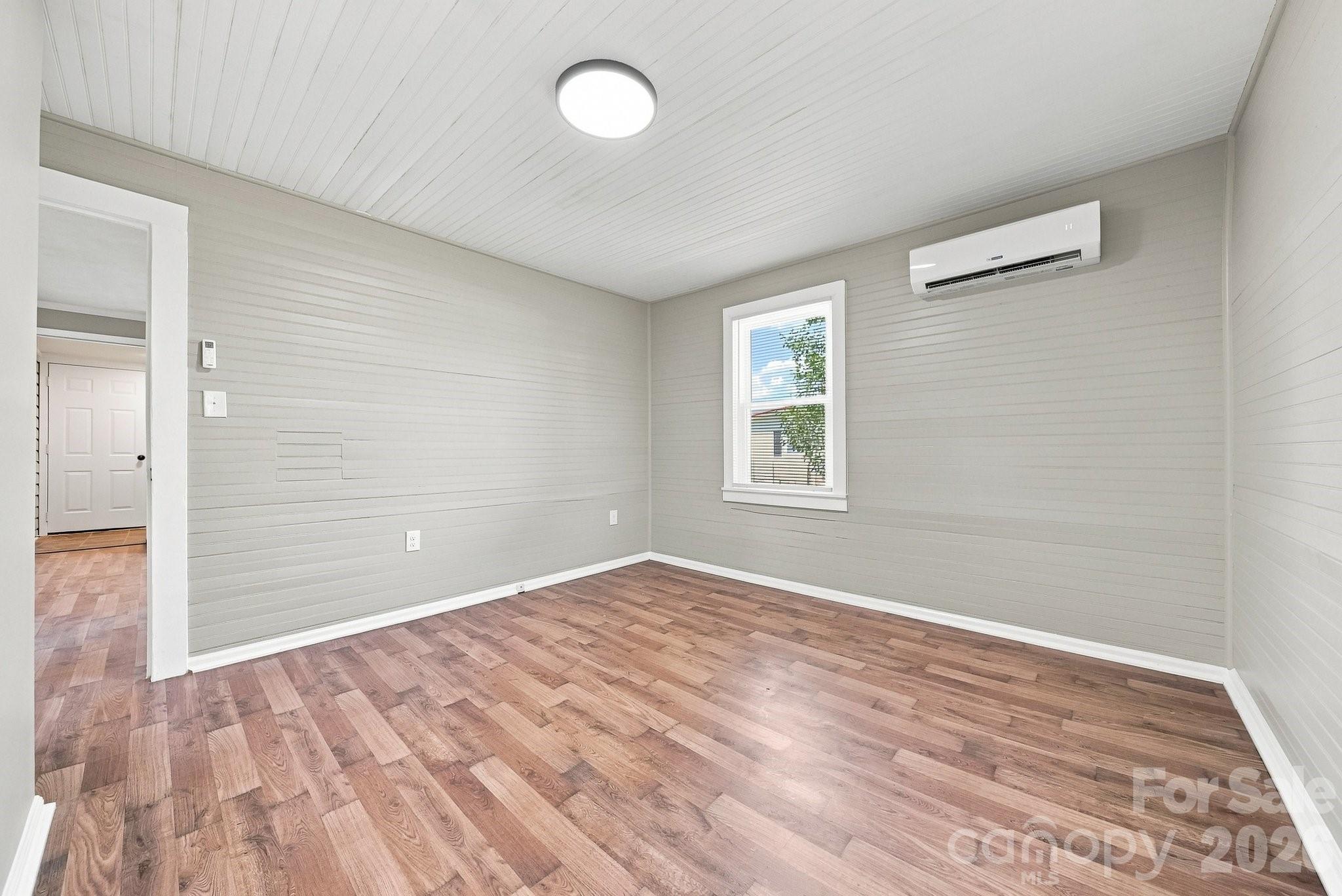 8 Crescent Street — Granite Falls