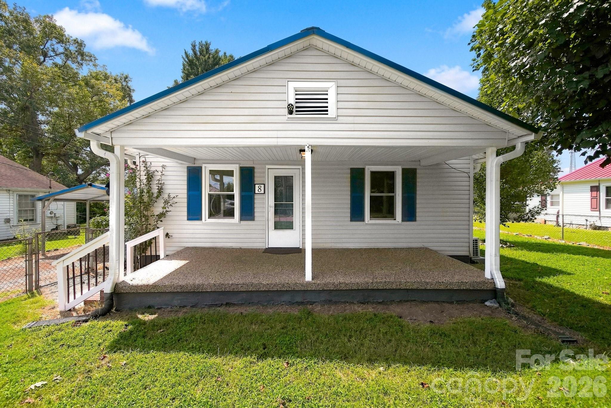 8 Crescent Street — Granite Falls