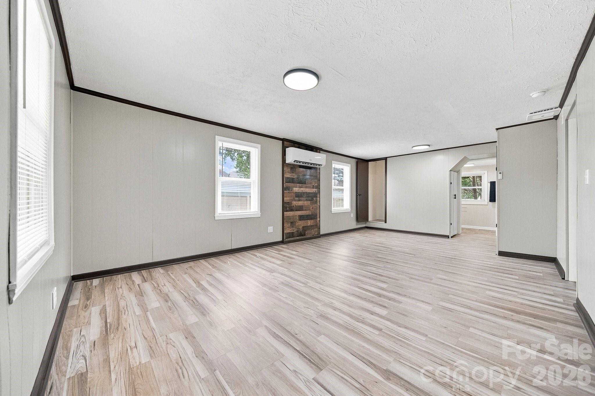 8 Crescent Street — Granite Falls