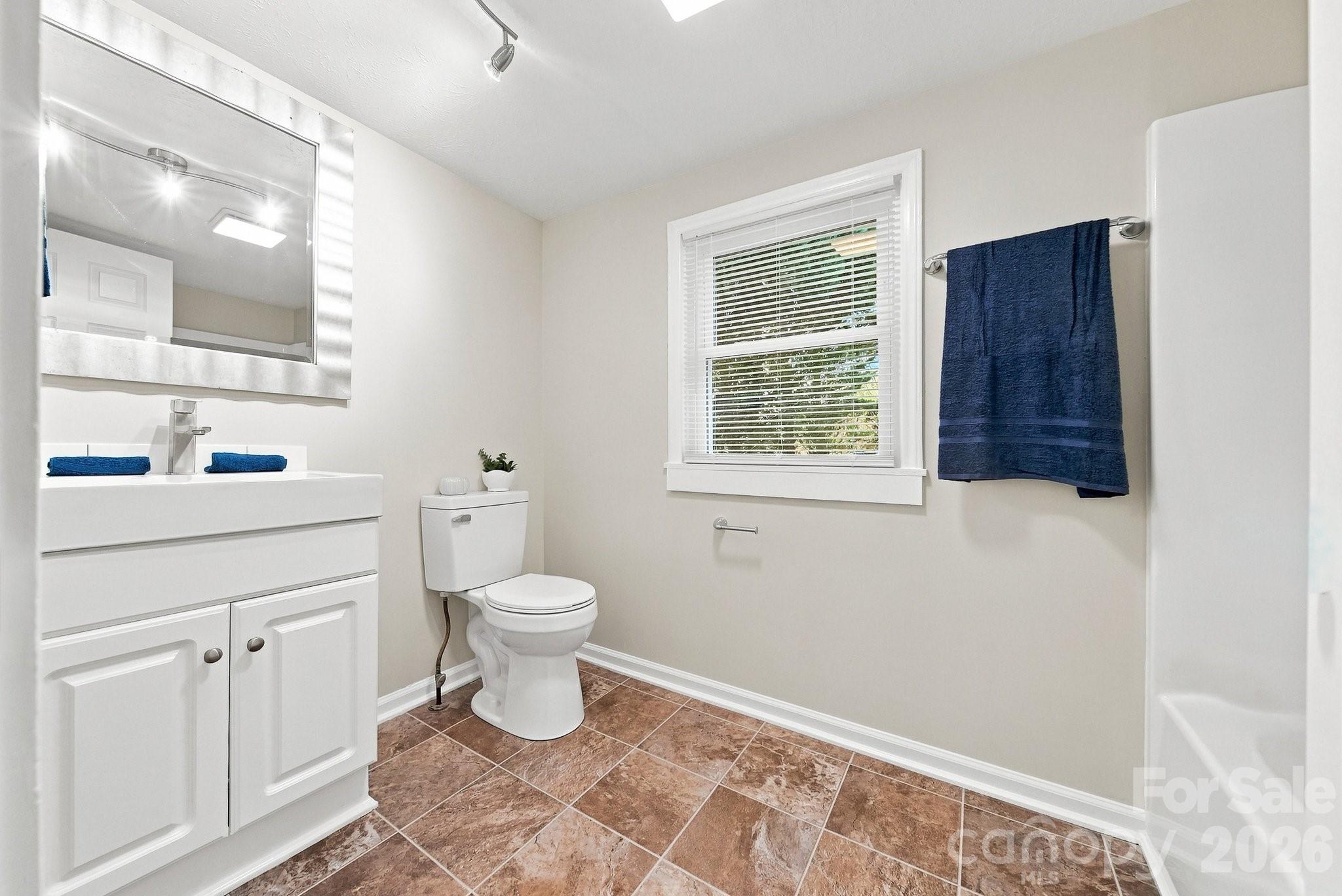 8 Crescent Street — Granite Falls