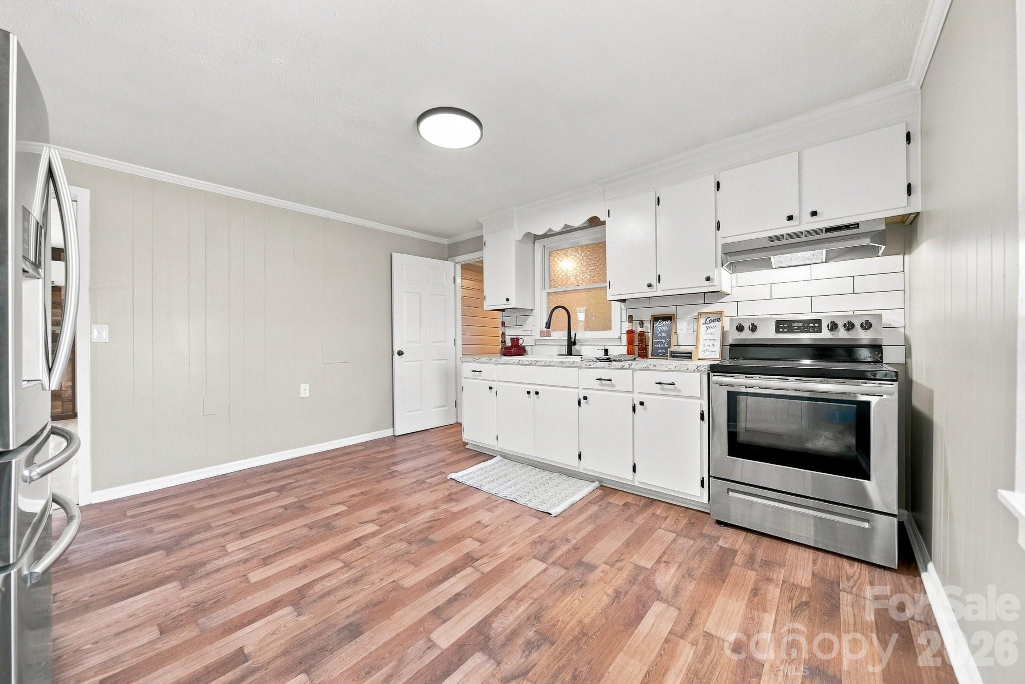 8 Crescent Street — Granite Falls