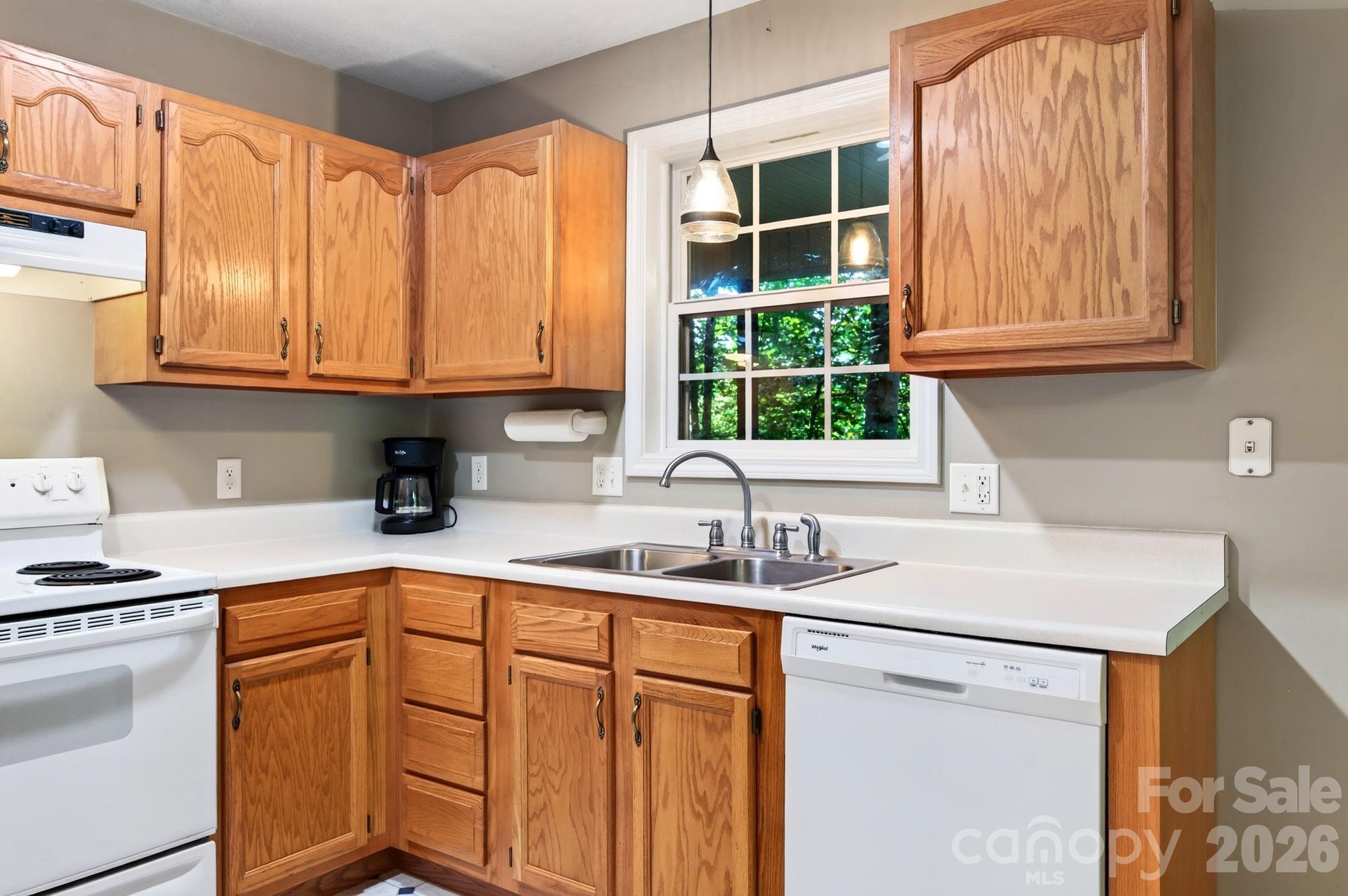 336 Hidden Creek Lane — Burnsville