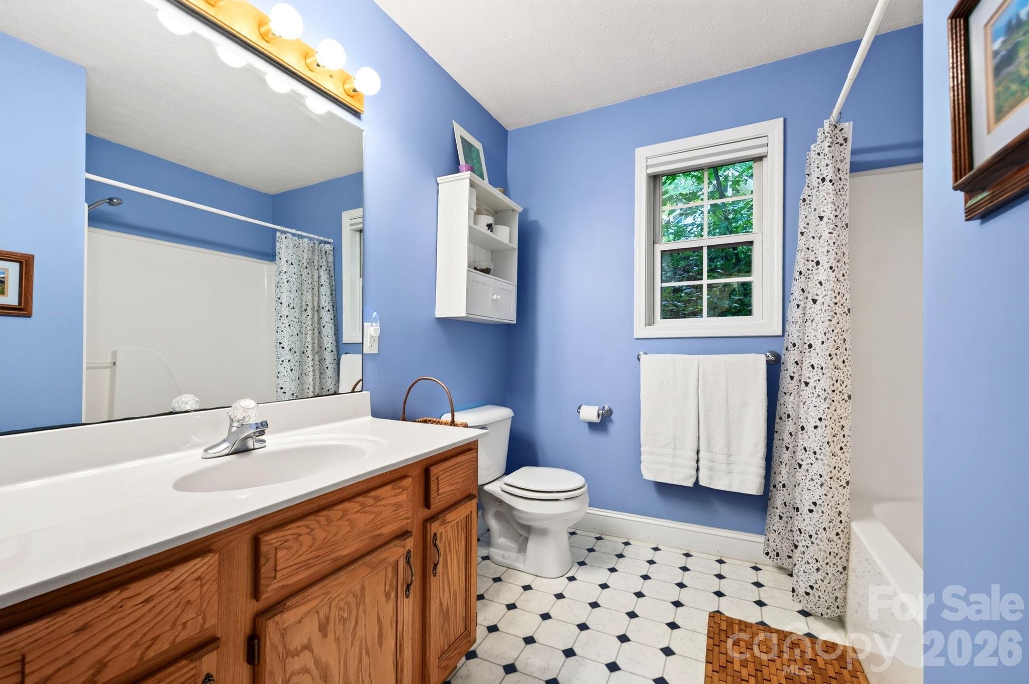 336 Hidden Creek Lane — Burnsville